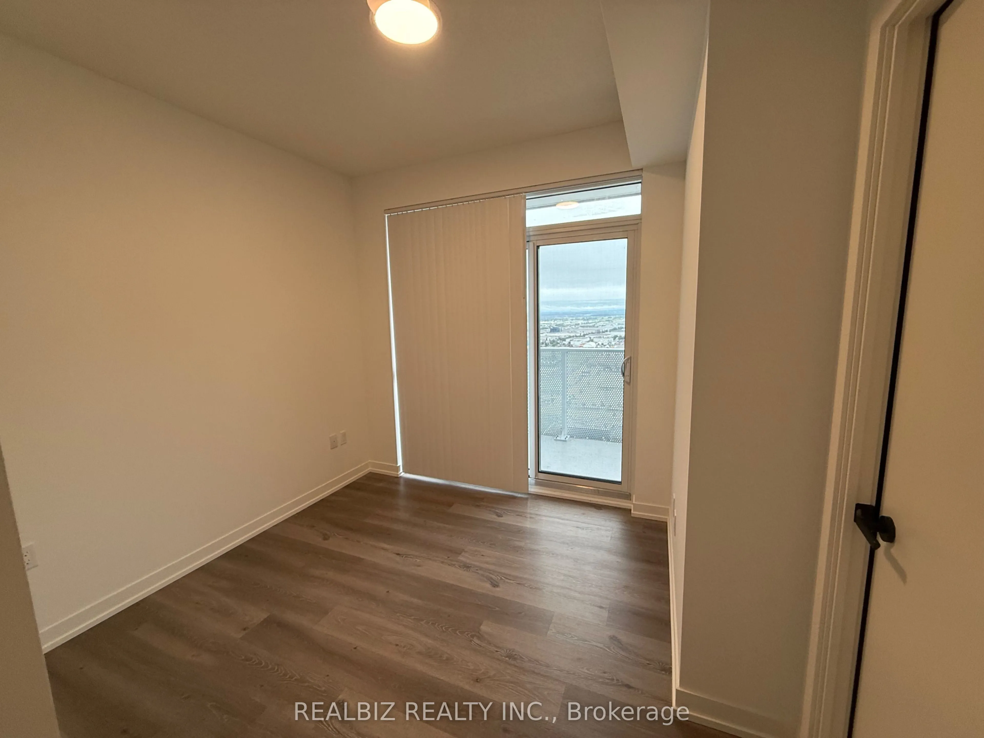 28 Interchange Way, #3505
