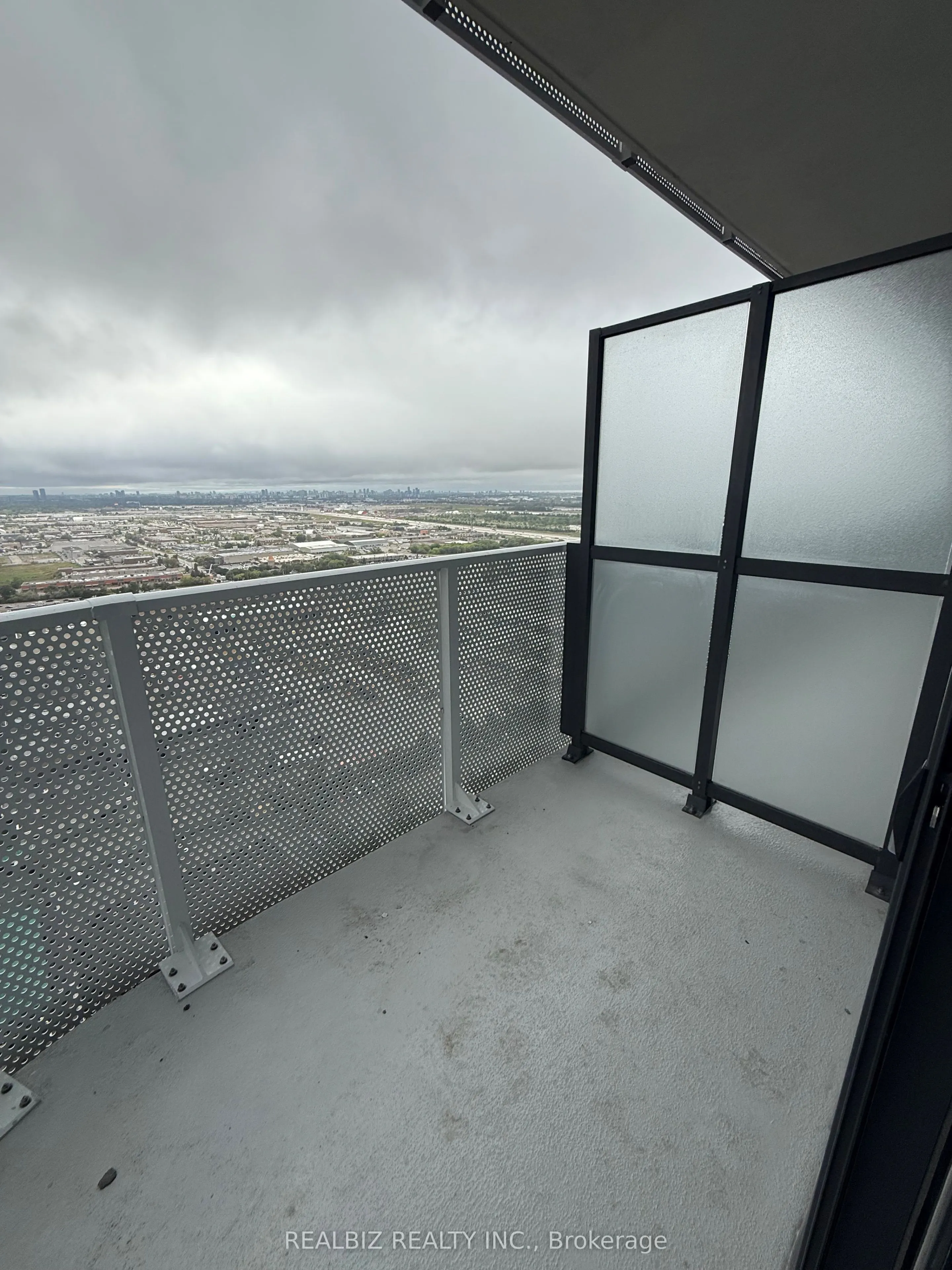 28 Interchange Way, #3505
