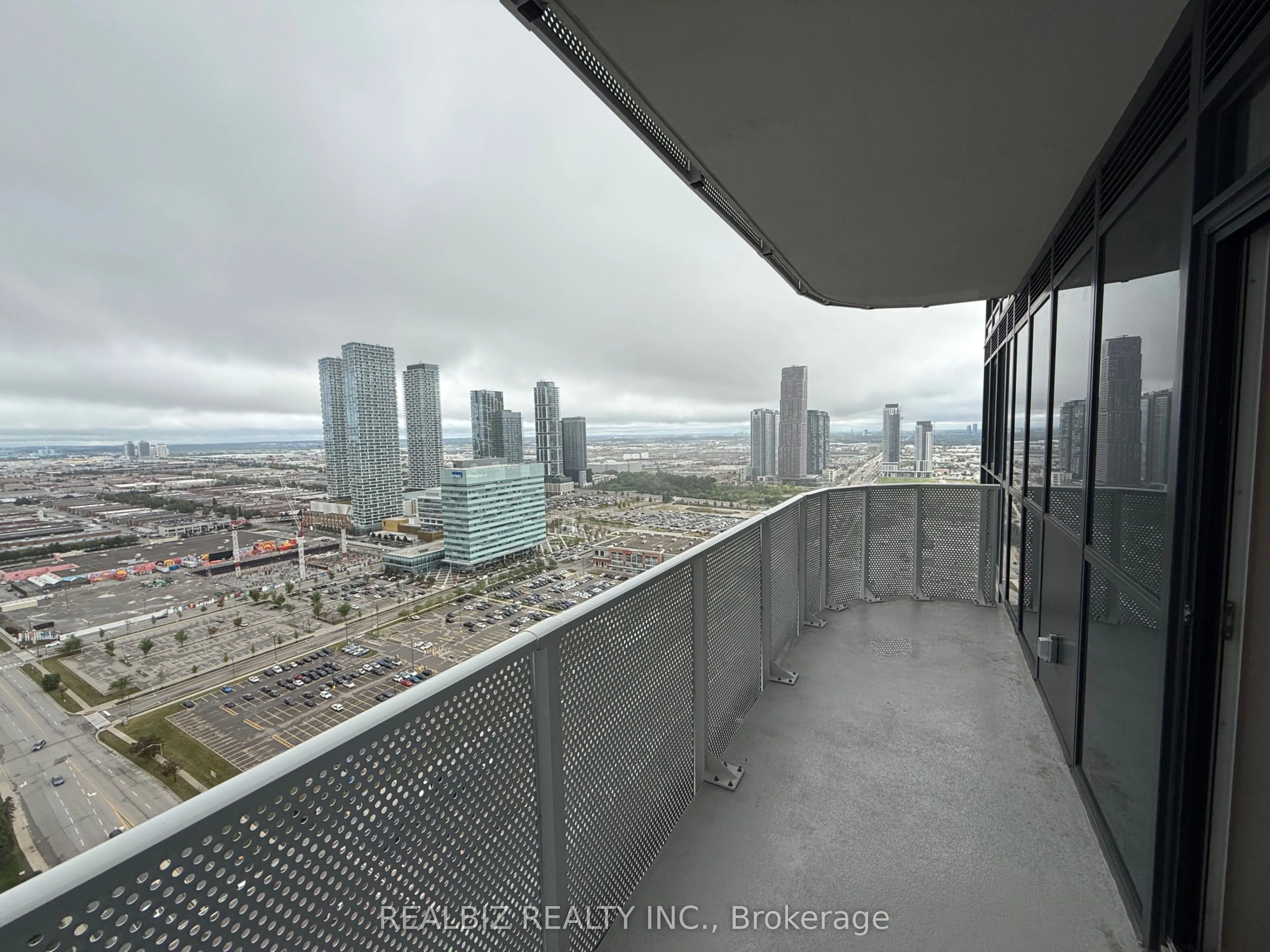 28 Interchange Way, #3505