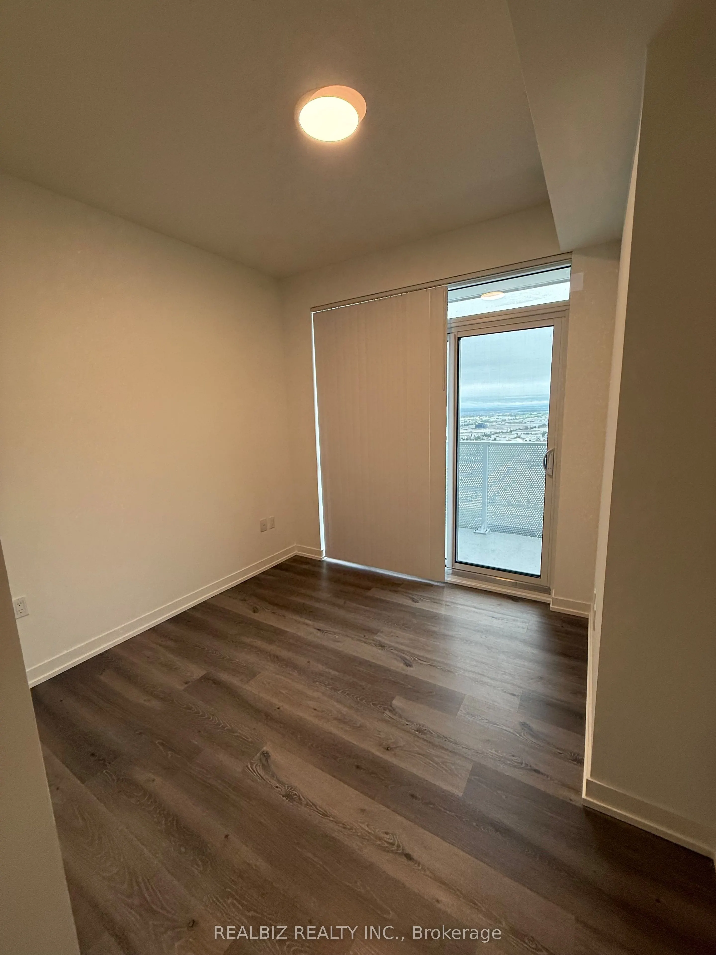 28 Interchange Way, #3505