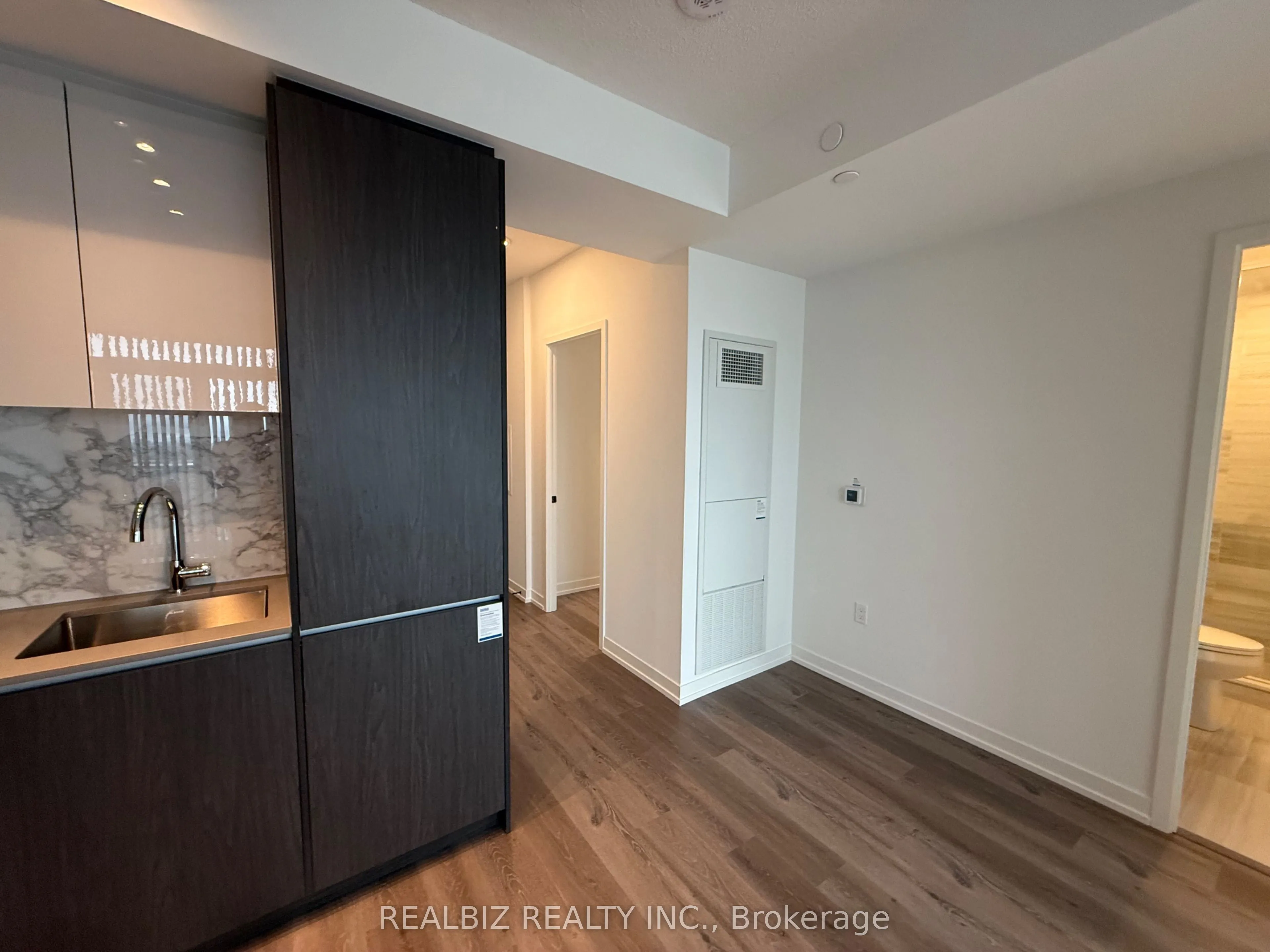 28 Interchange Way, #3505