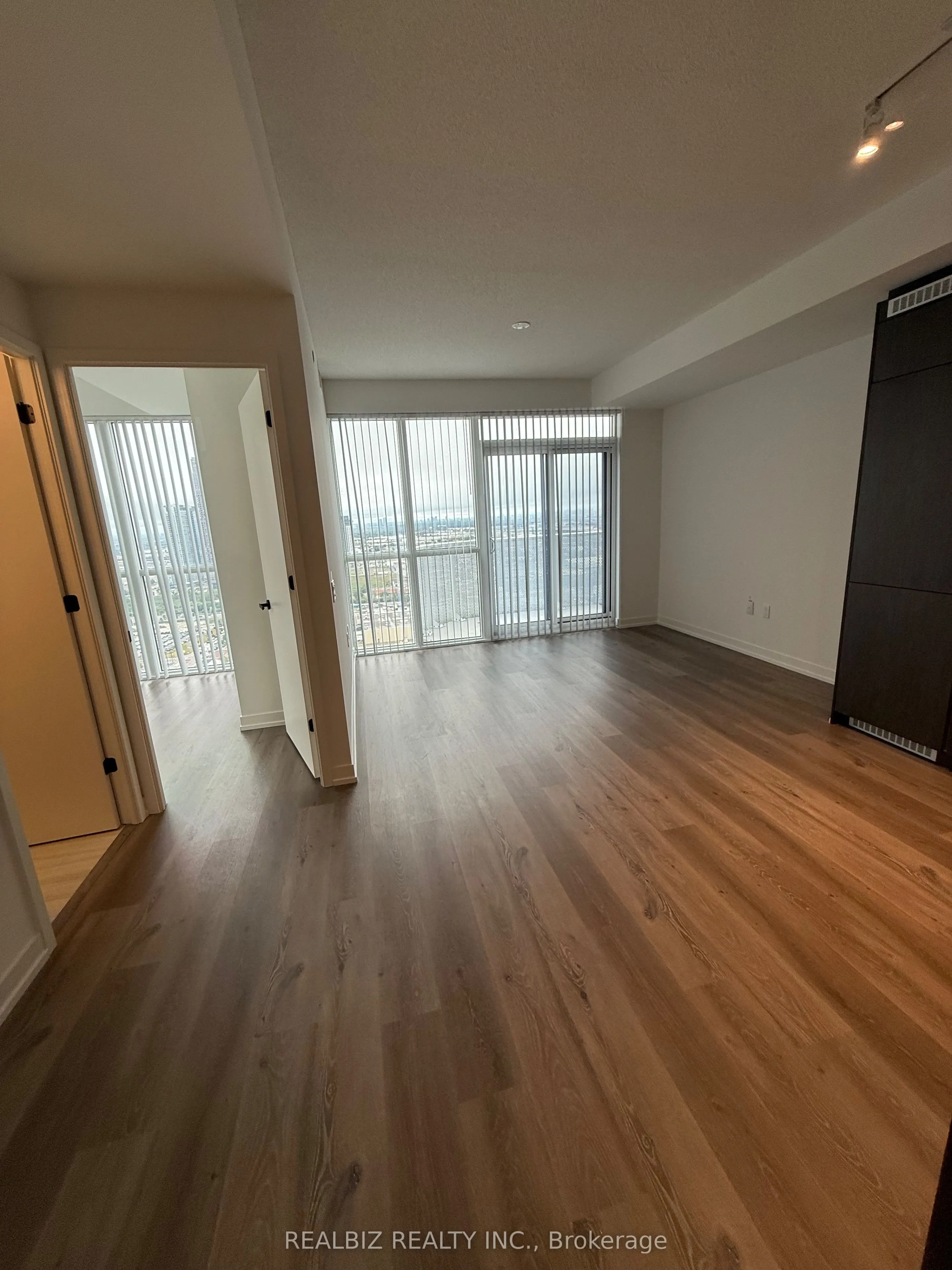 28 Interchange Way, #3505