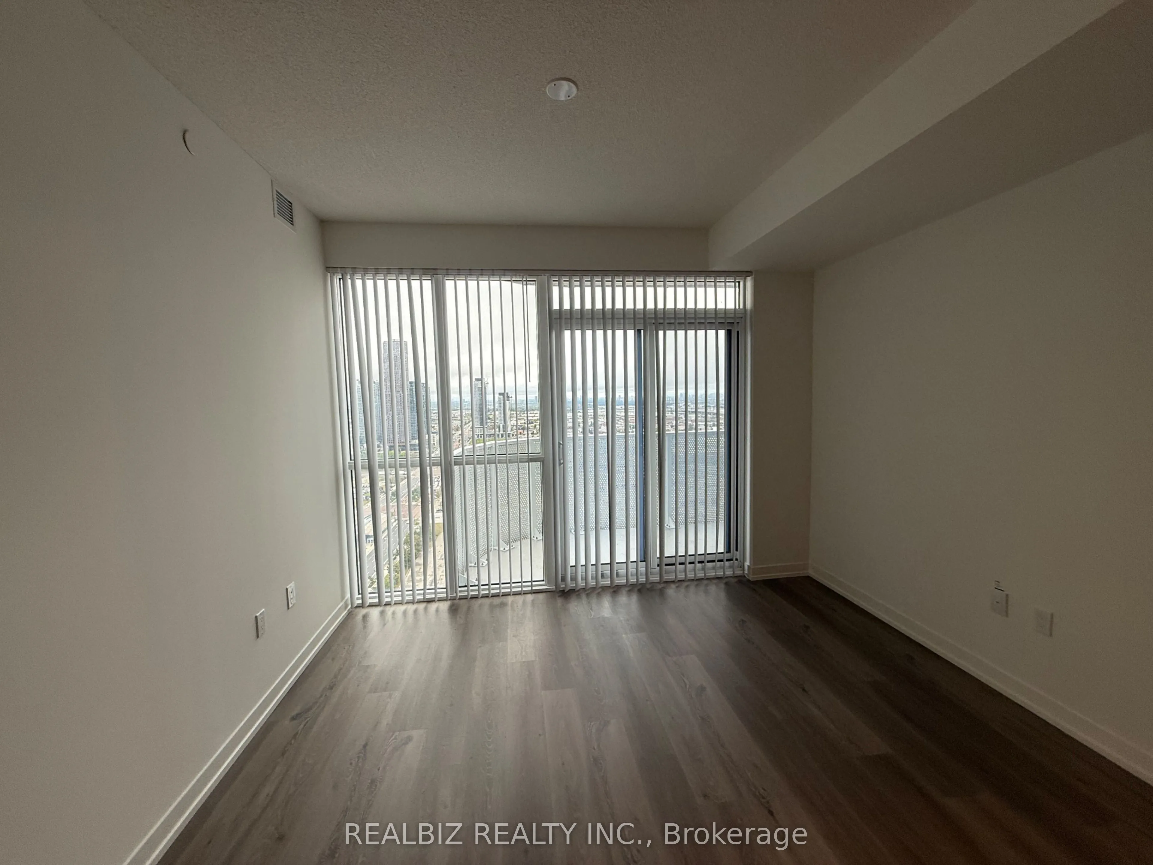 28 Interchange Way, #3505