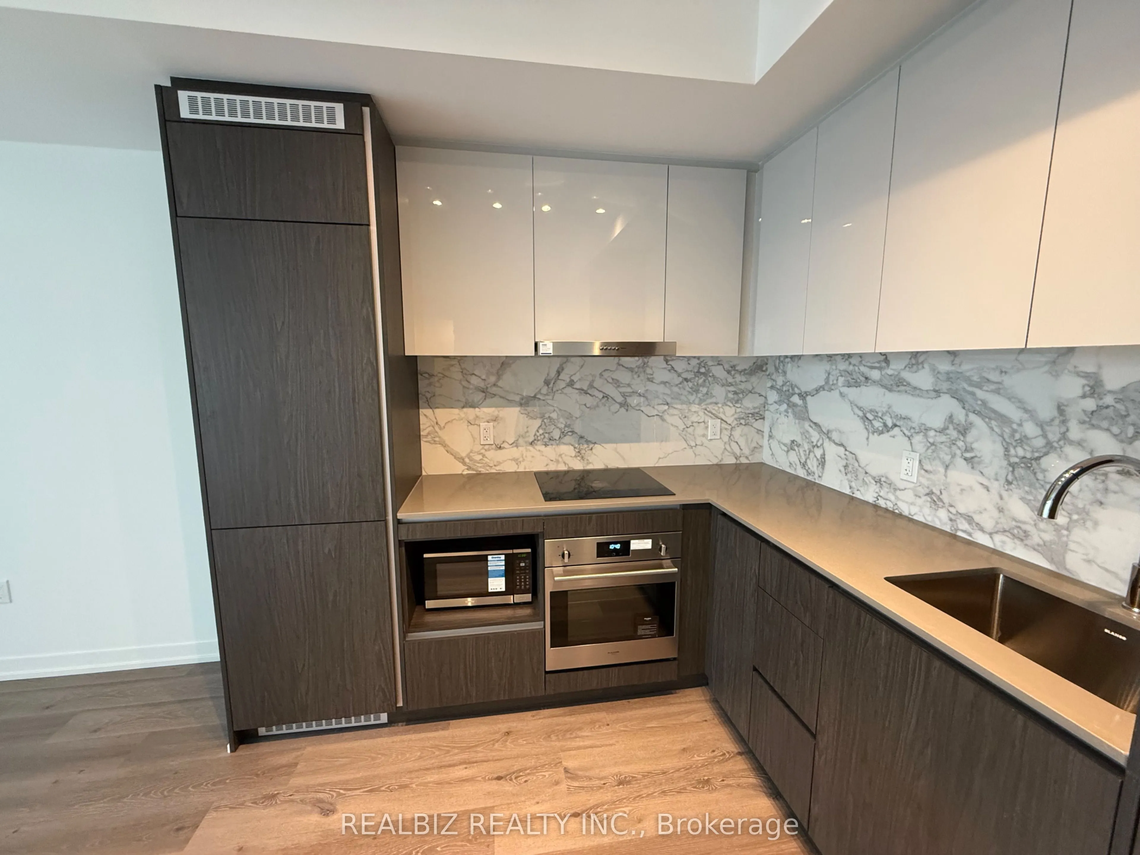 28 Interchange Way, #3505