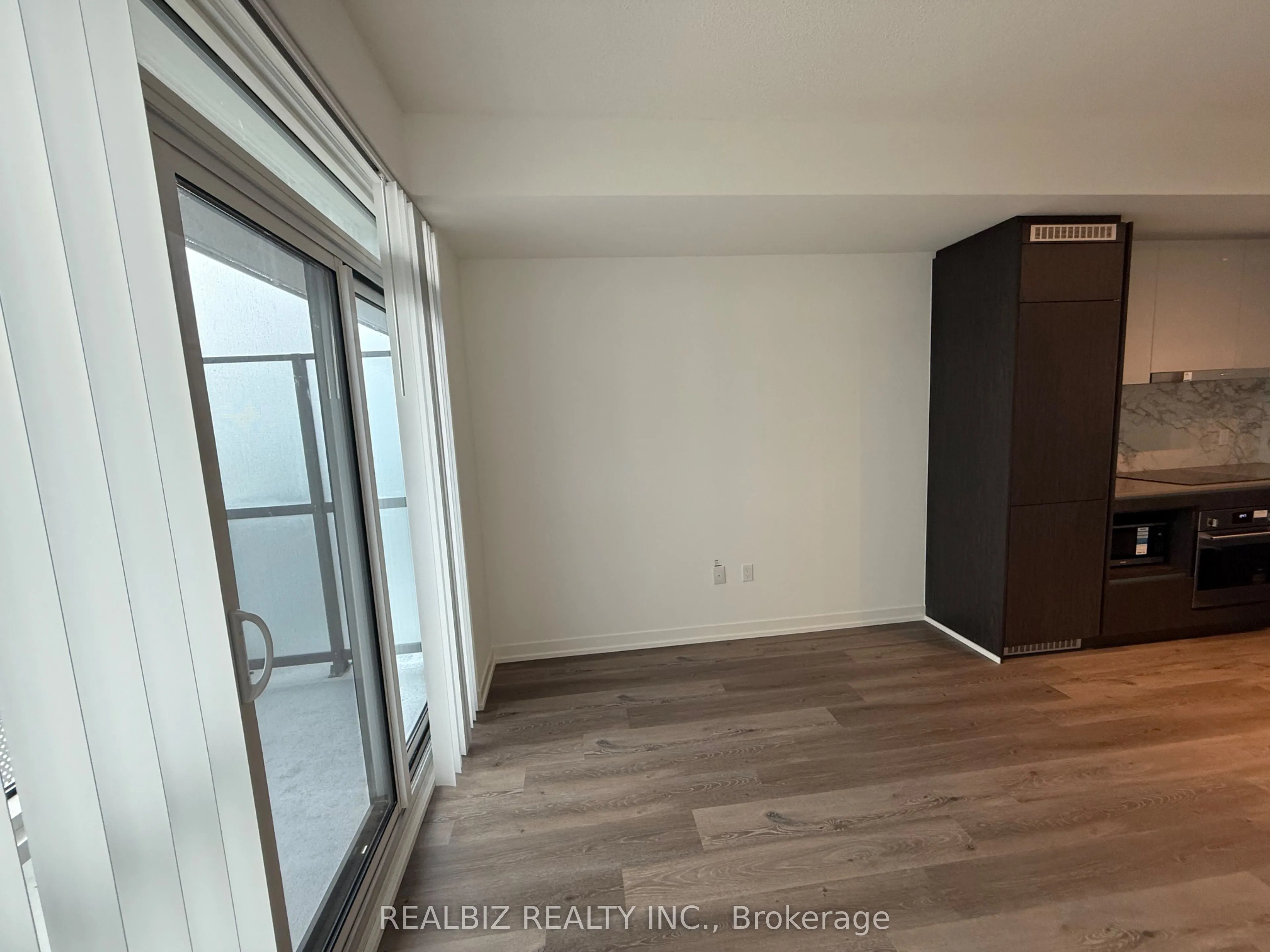 28 Interchange Way, #3505