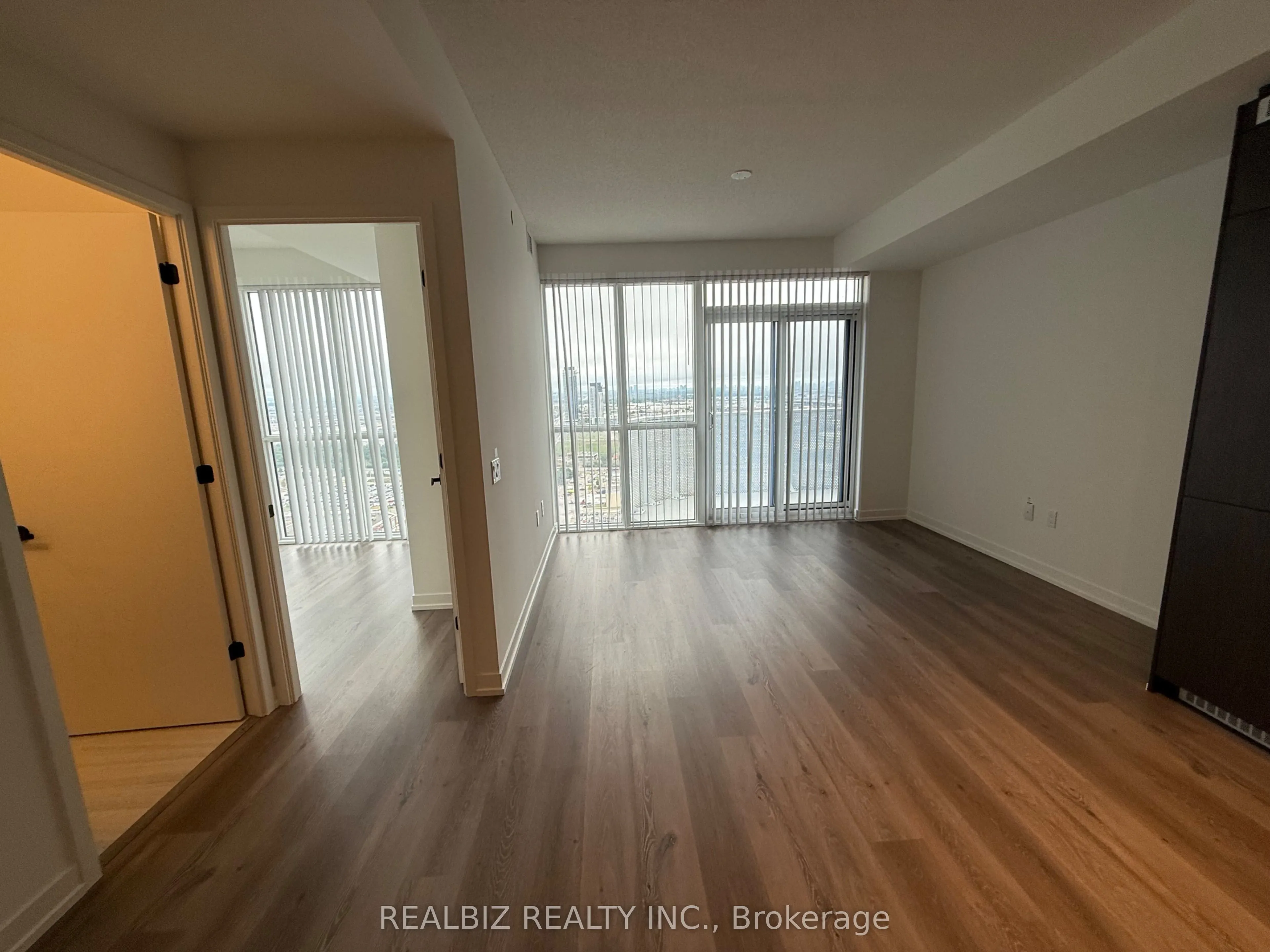 28 Interchange Way, #3505
