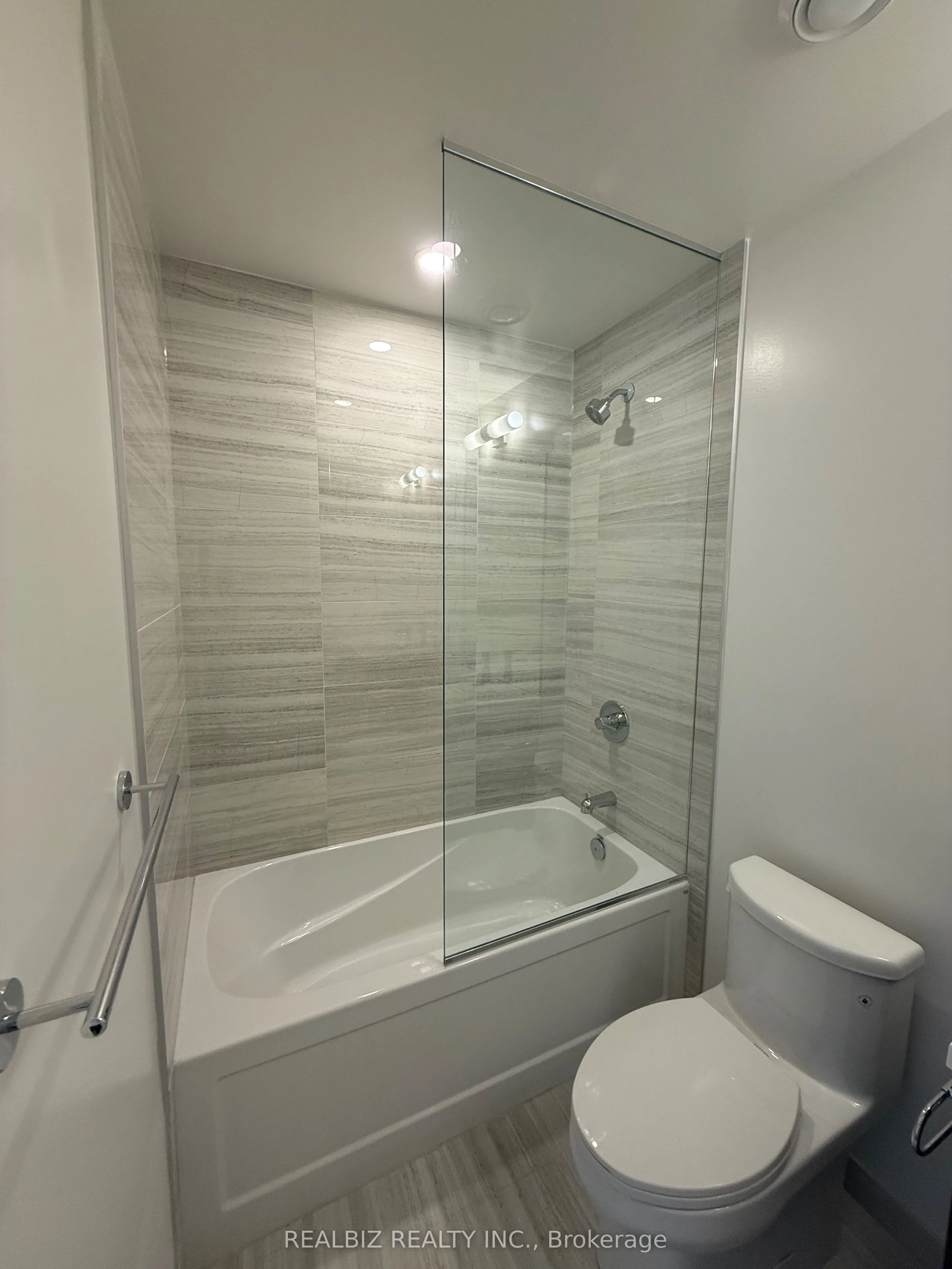 28 Interchange Way, #3505