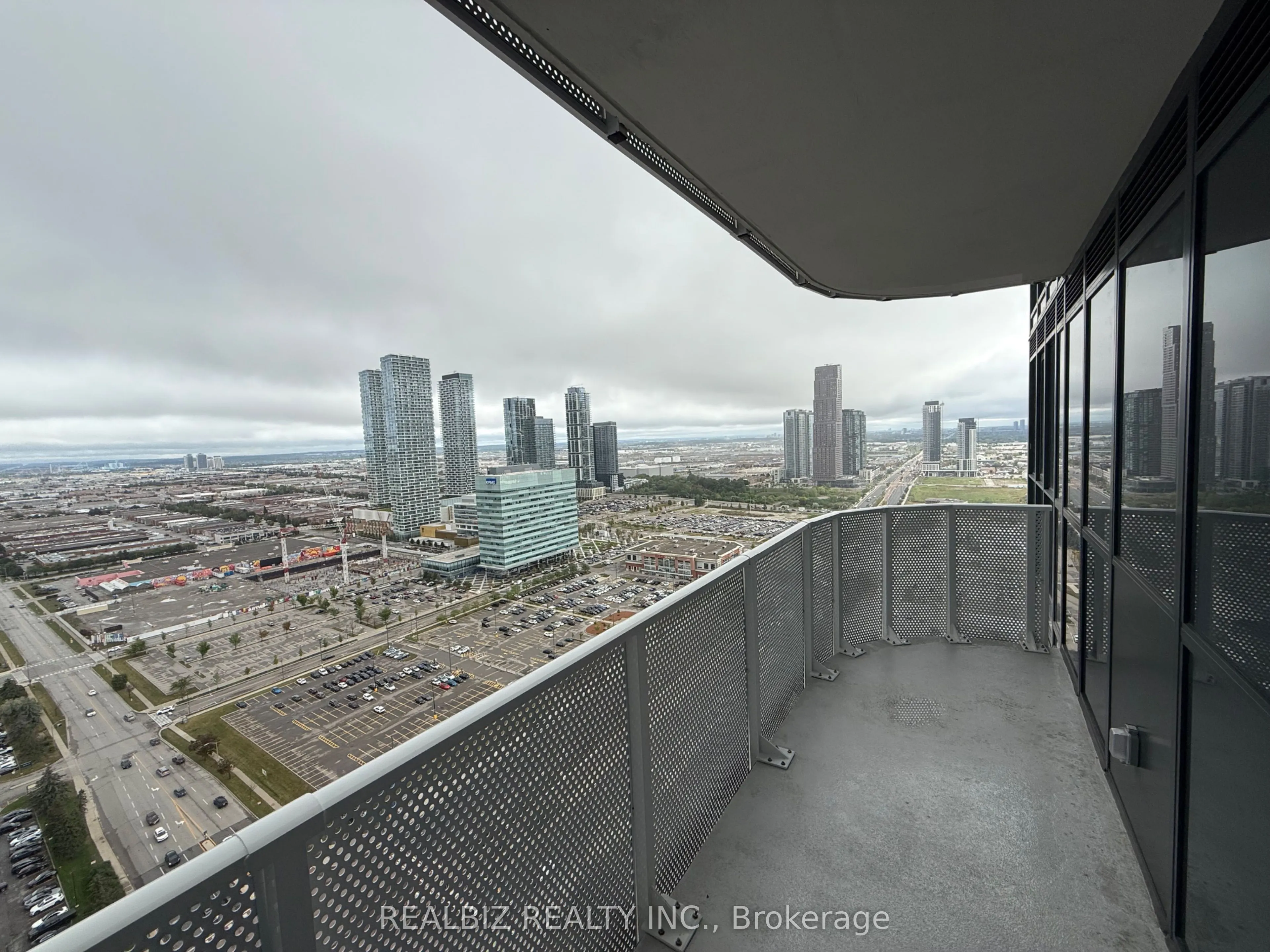 28 Interchange Way, #3505