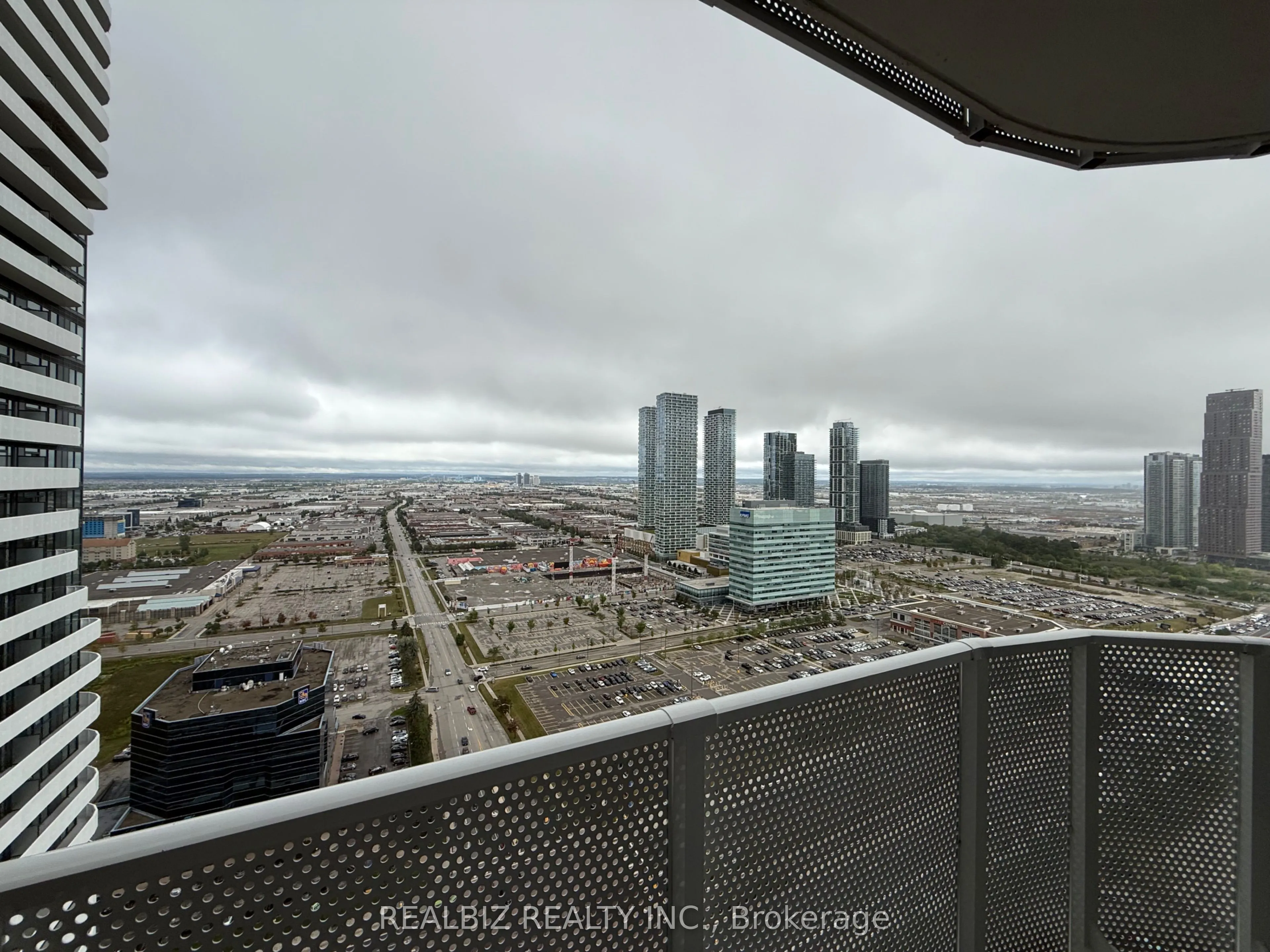 28 Interchange Way, #3505