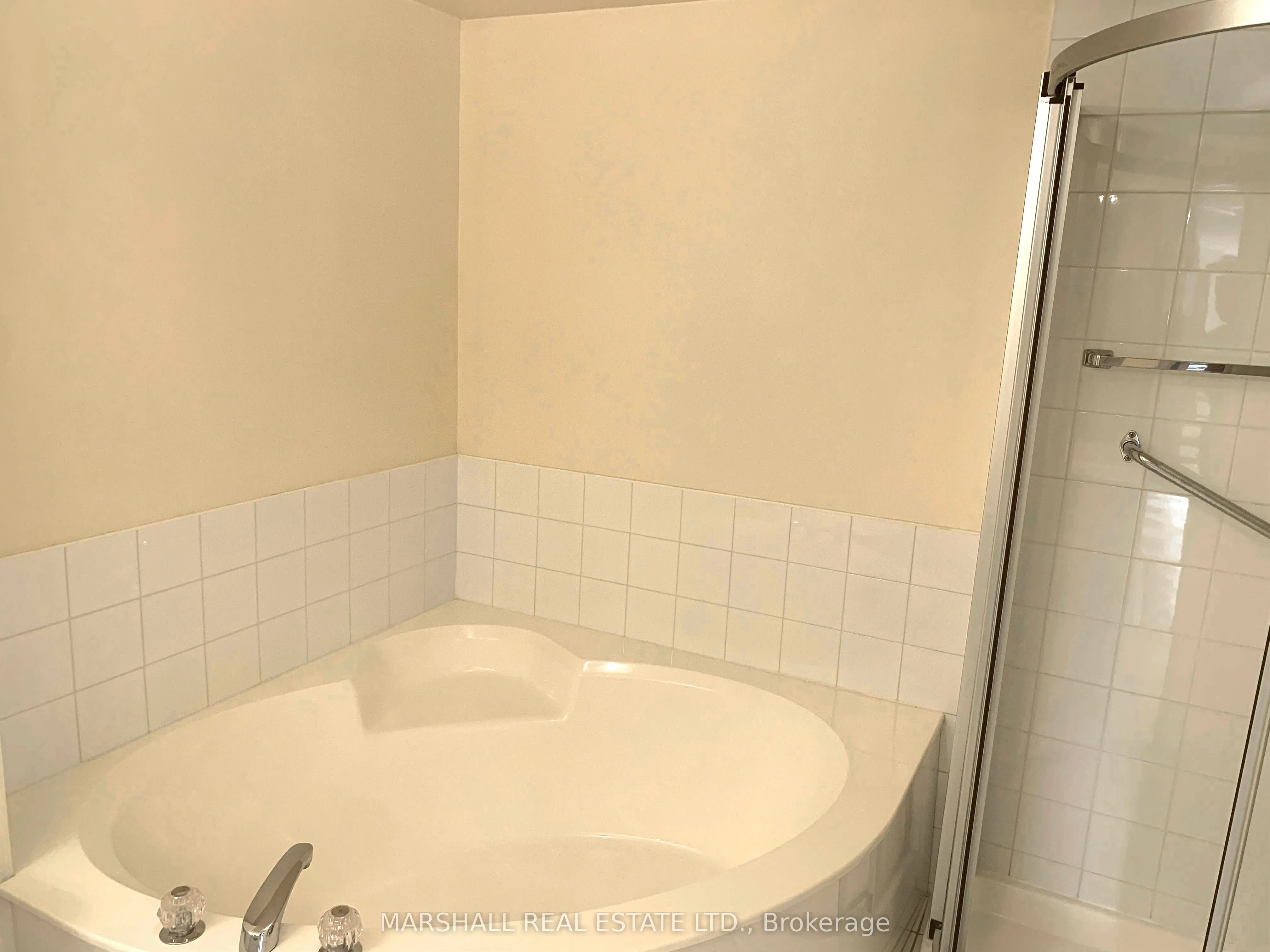 7 Townsgate Drive, #1111