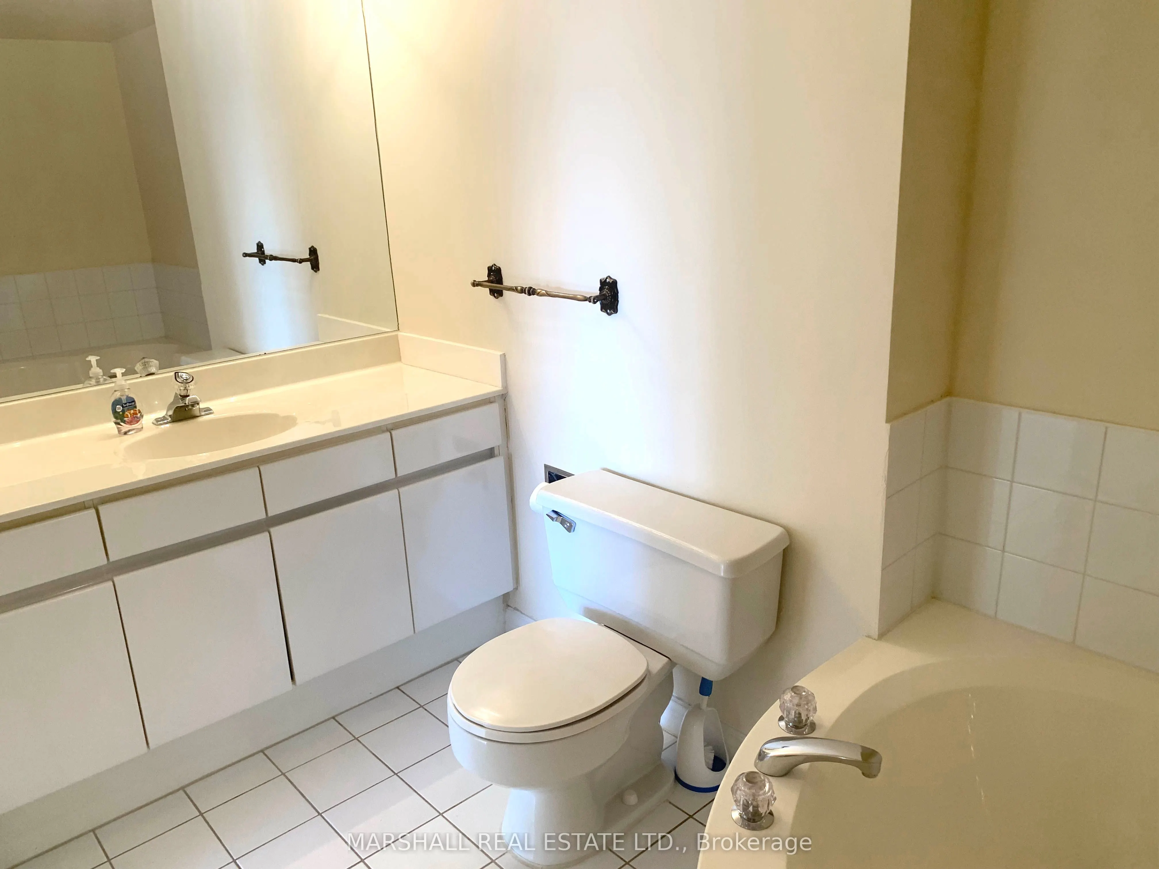 7 Townsgate Drive, #1111