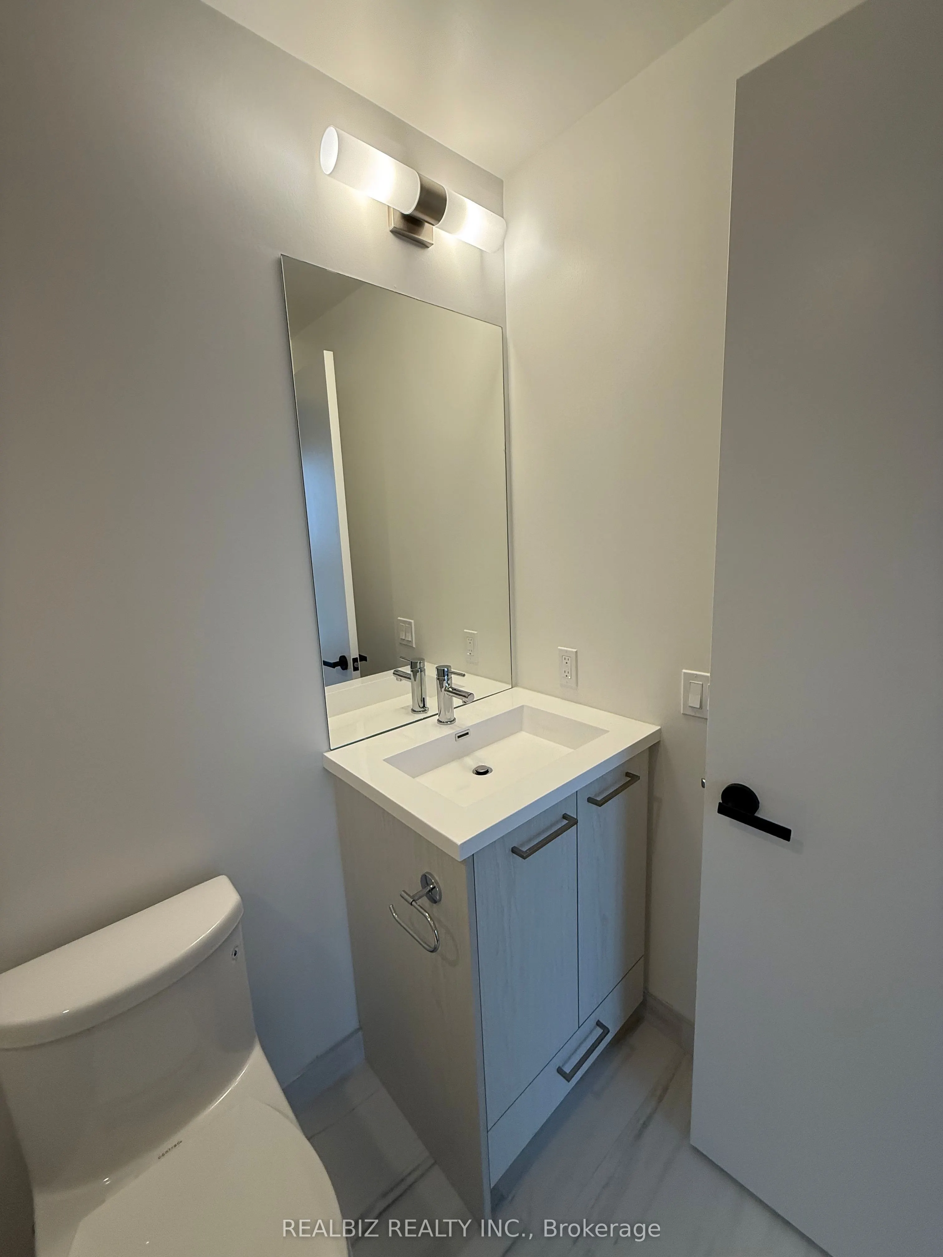 28 Interchange Way, #3506