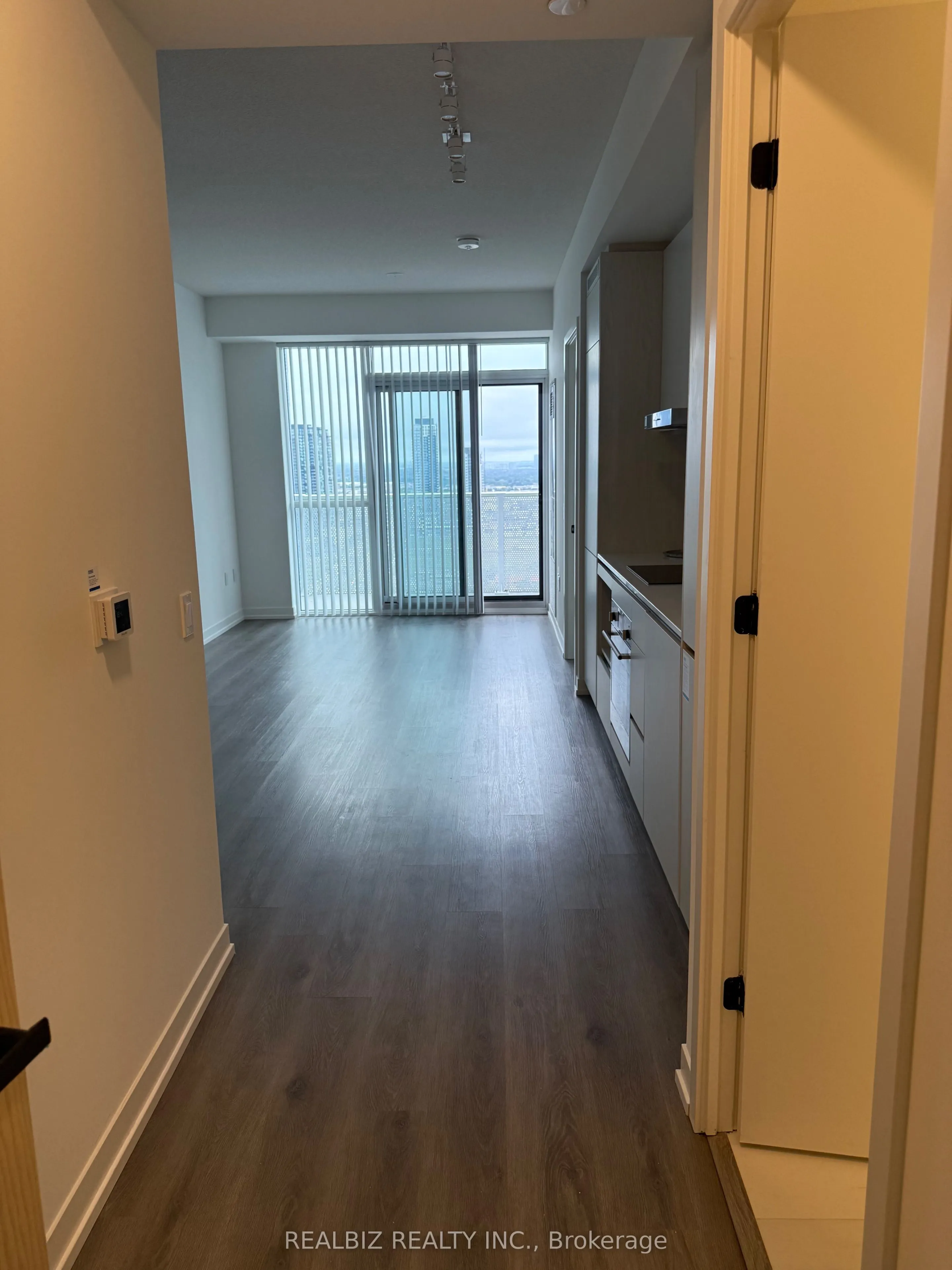 28 Interchange Way, #3506