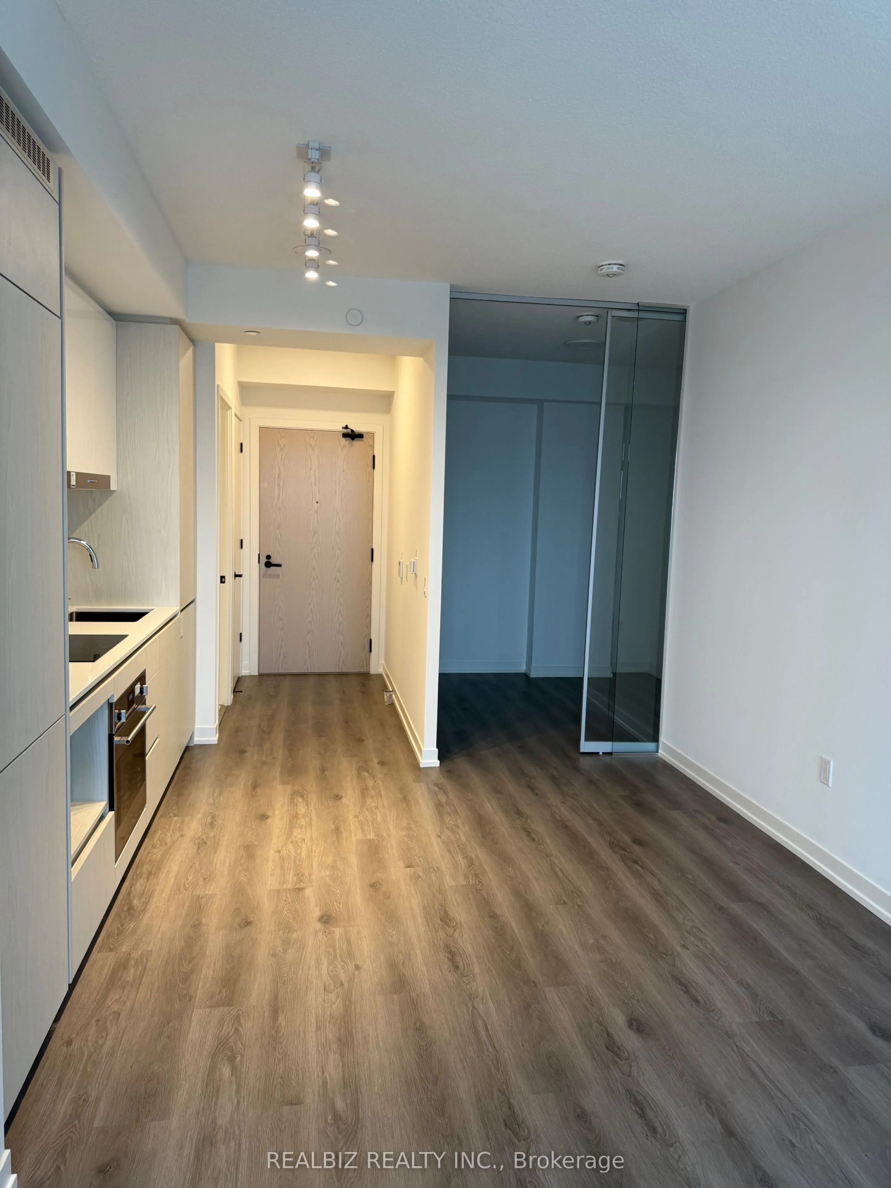 28 Interchange Way, #3506