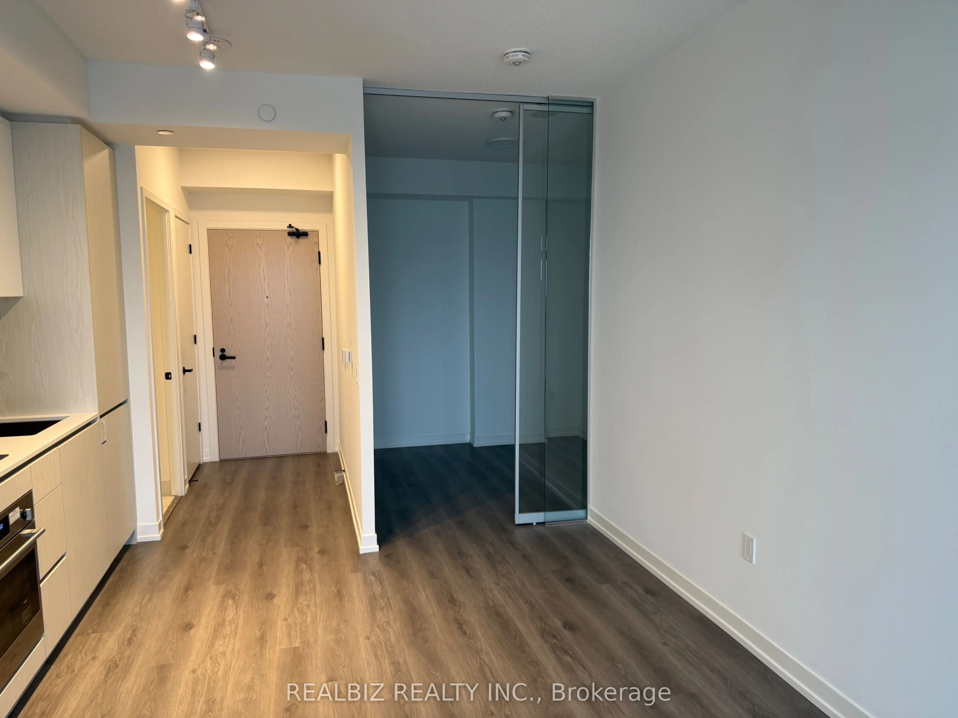 28 Interchange Way, #3506
