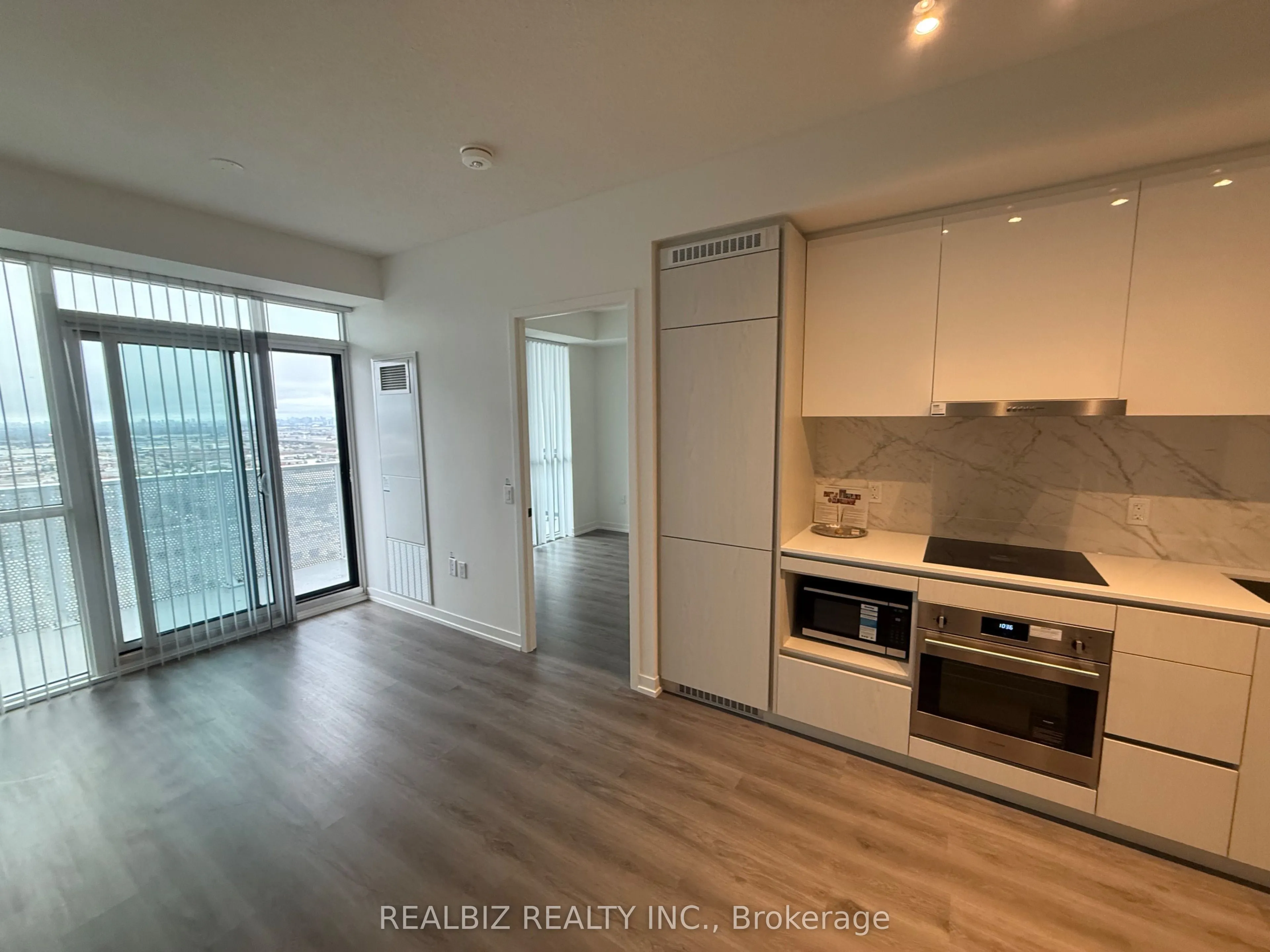 28 Interchange Way, #3506