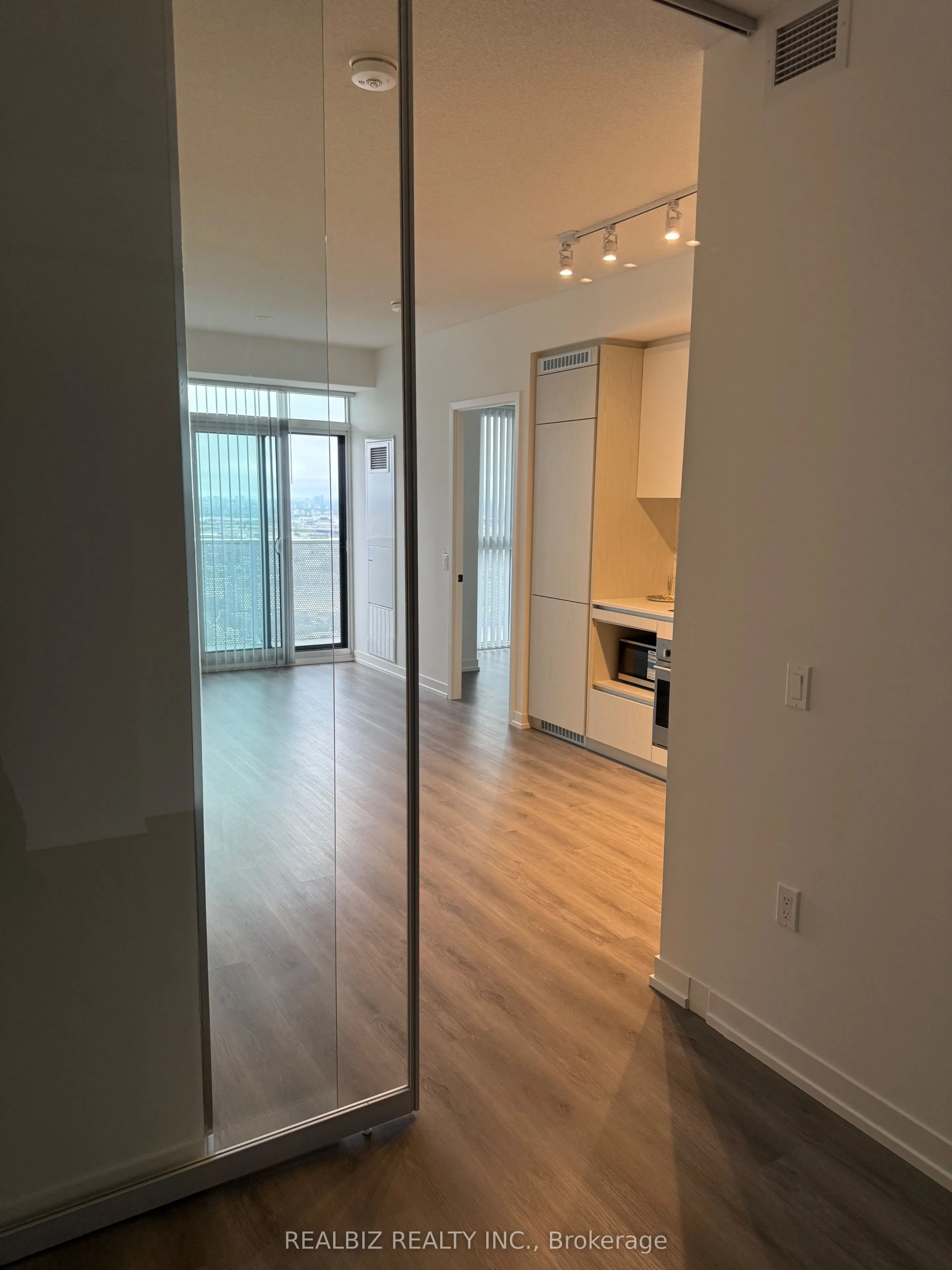 28 Interchange Way, #3506