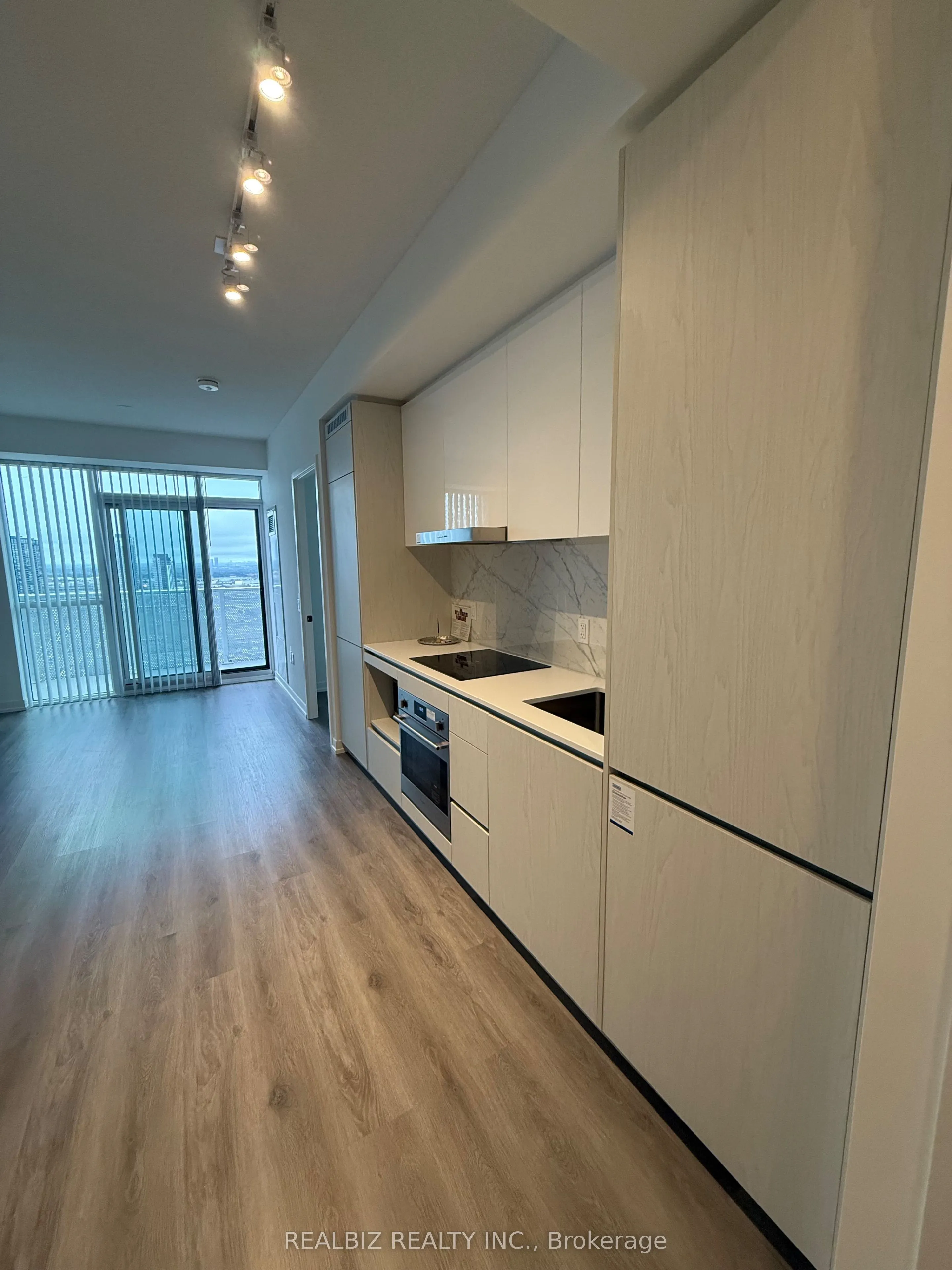 28 Interchange Way, #3506