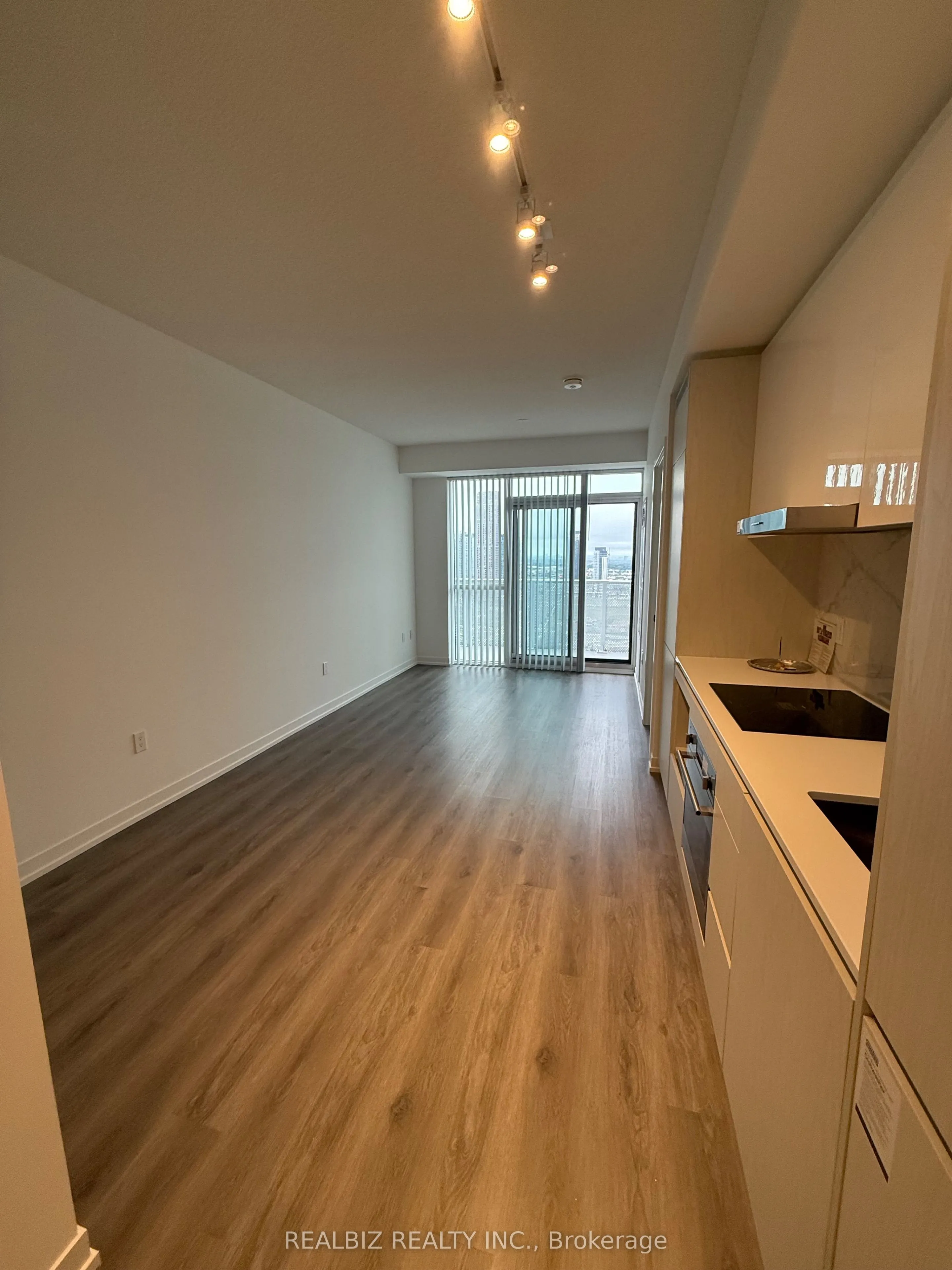 28 Interchange Way, #3506