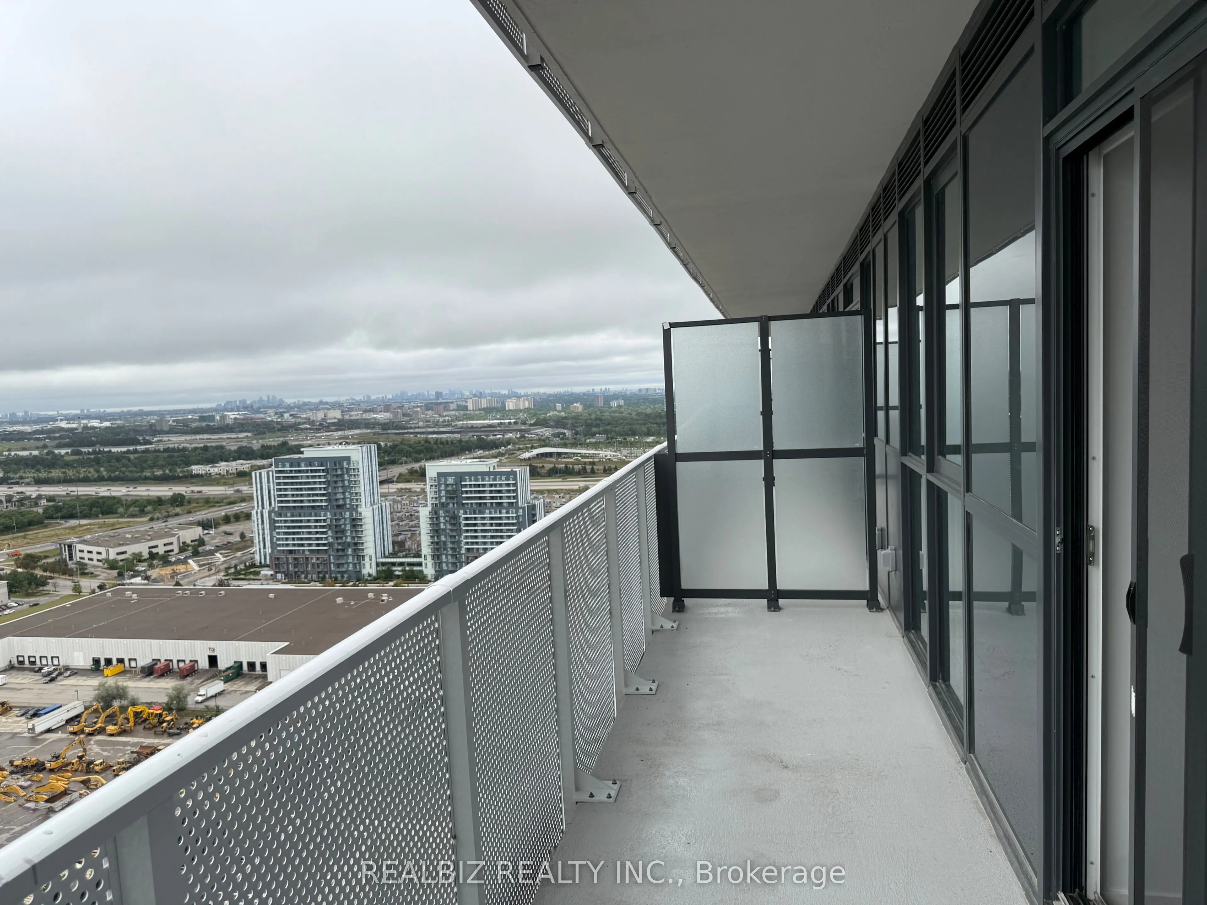 28 Interchange Way, #3506