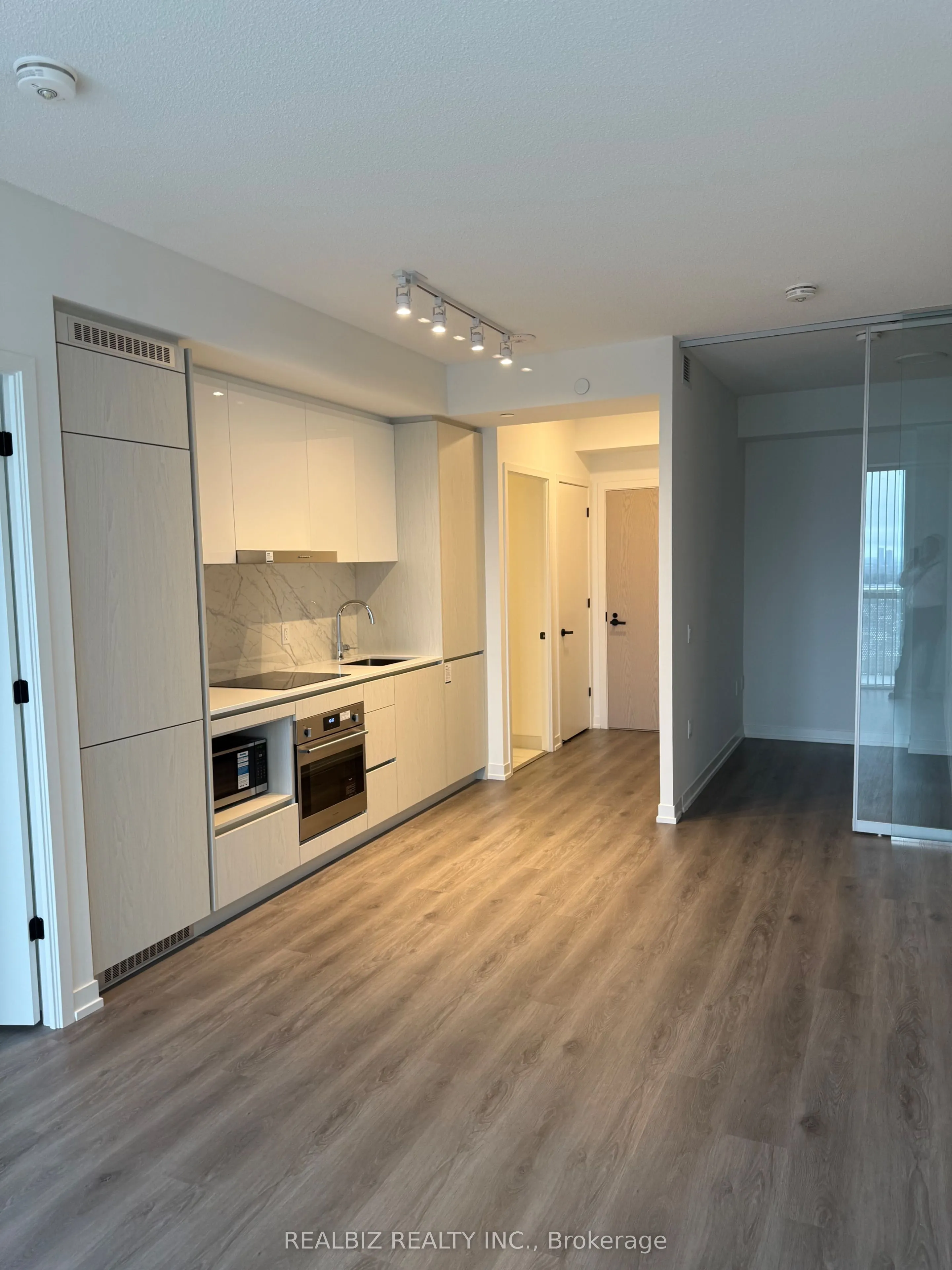 28 Interchange Way, #3506