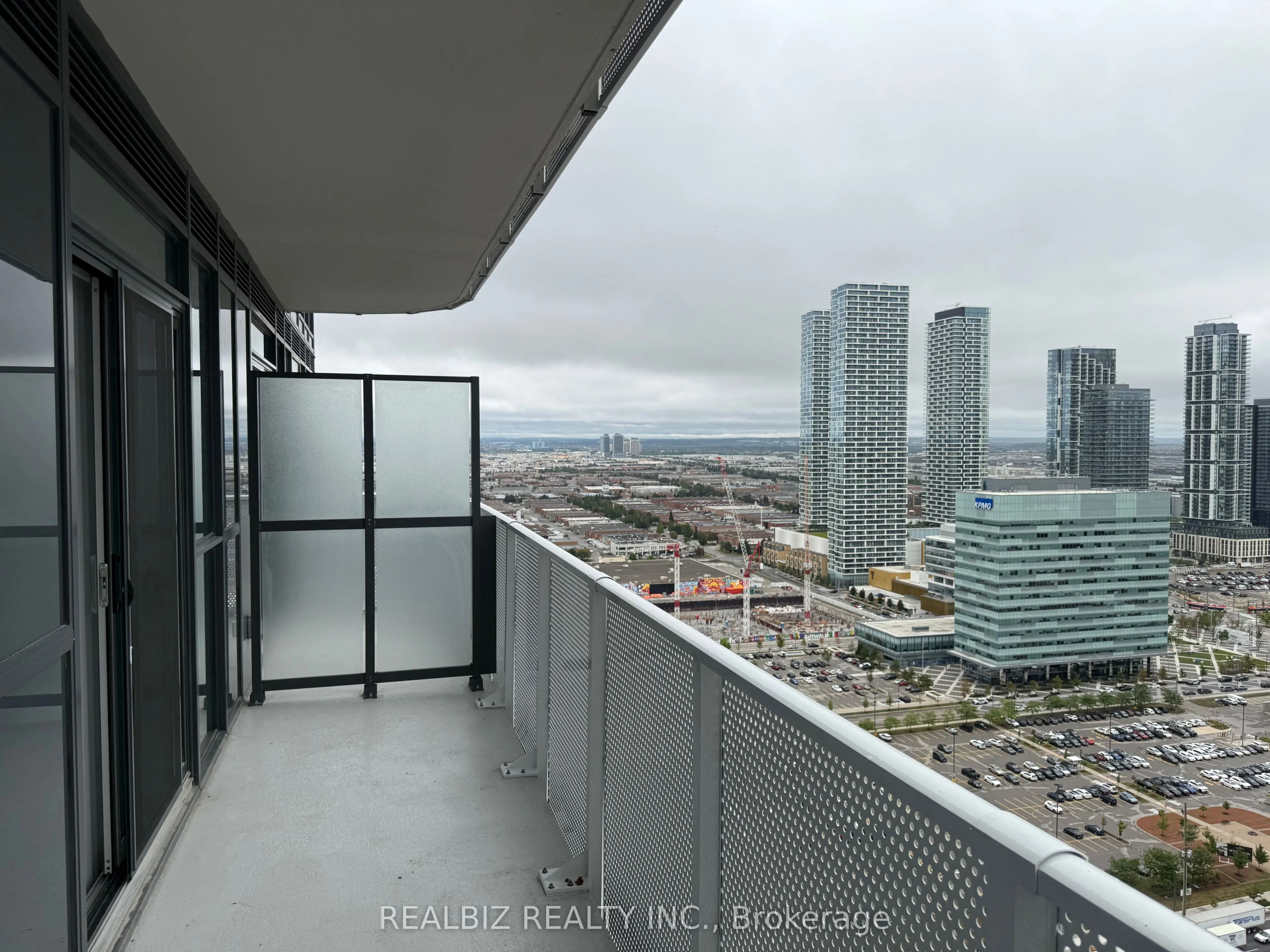 28 Interchange Way, #3506