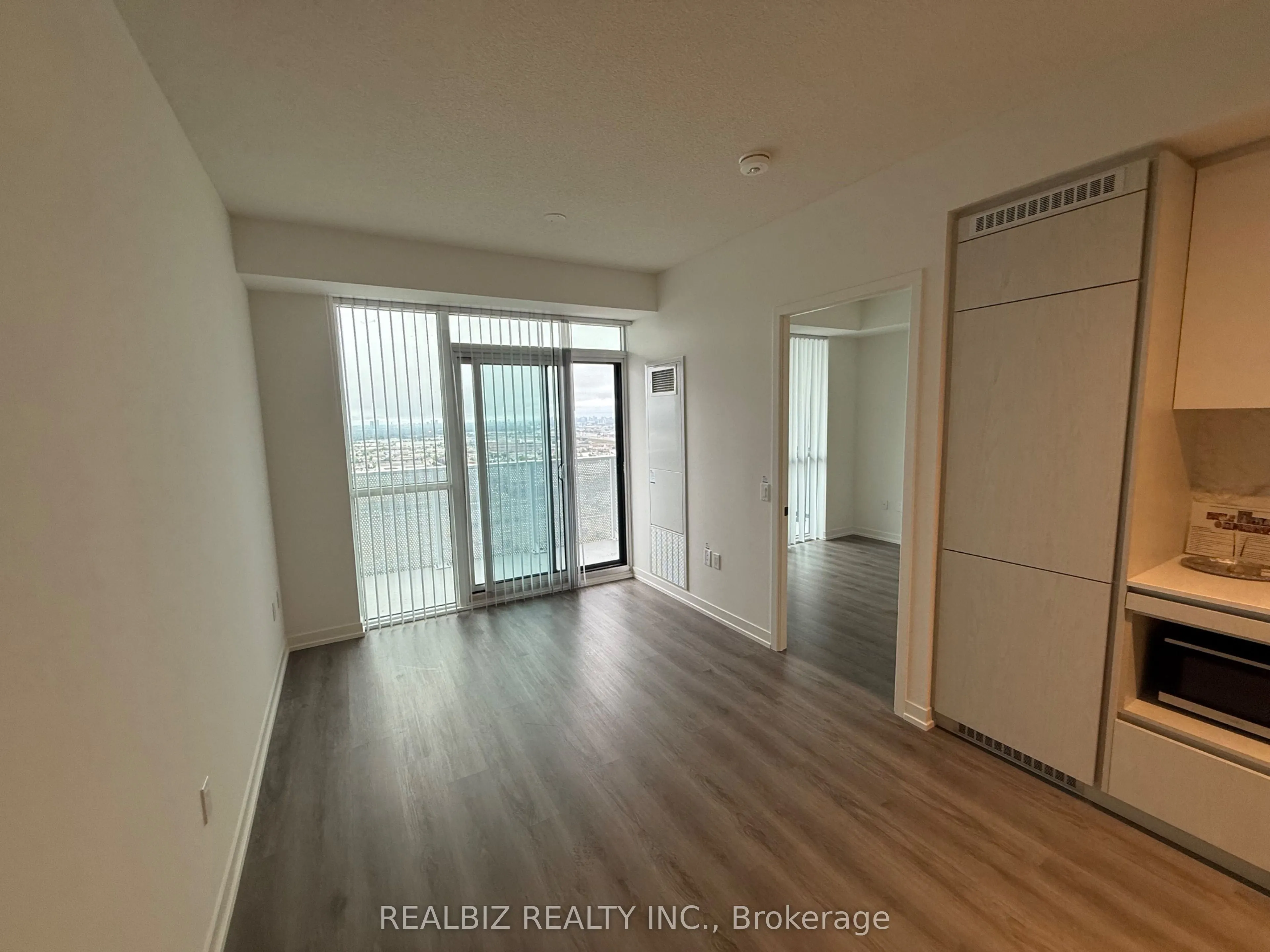 28 Interchange Way, #3506