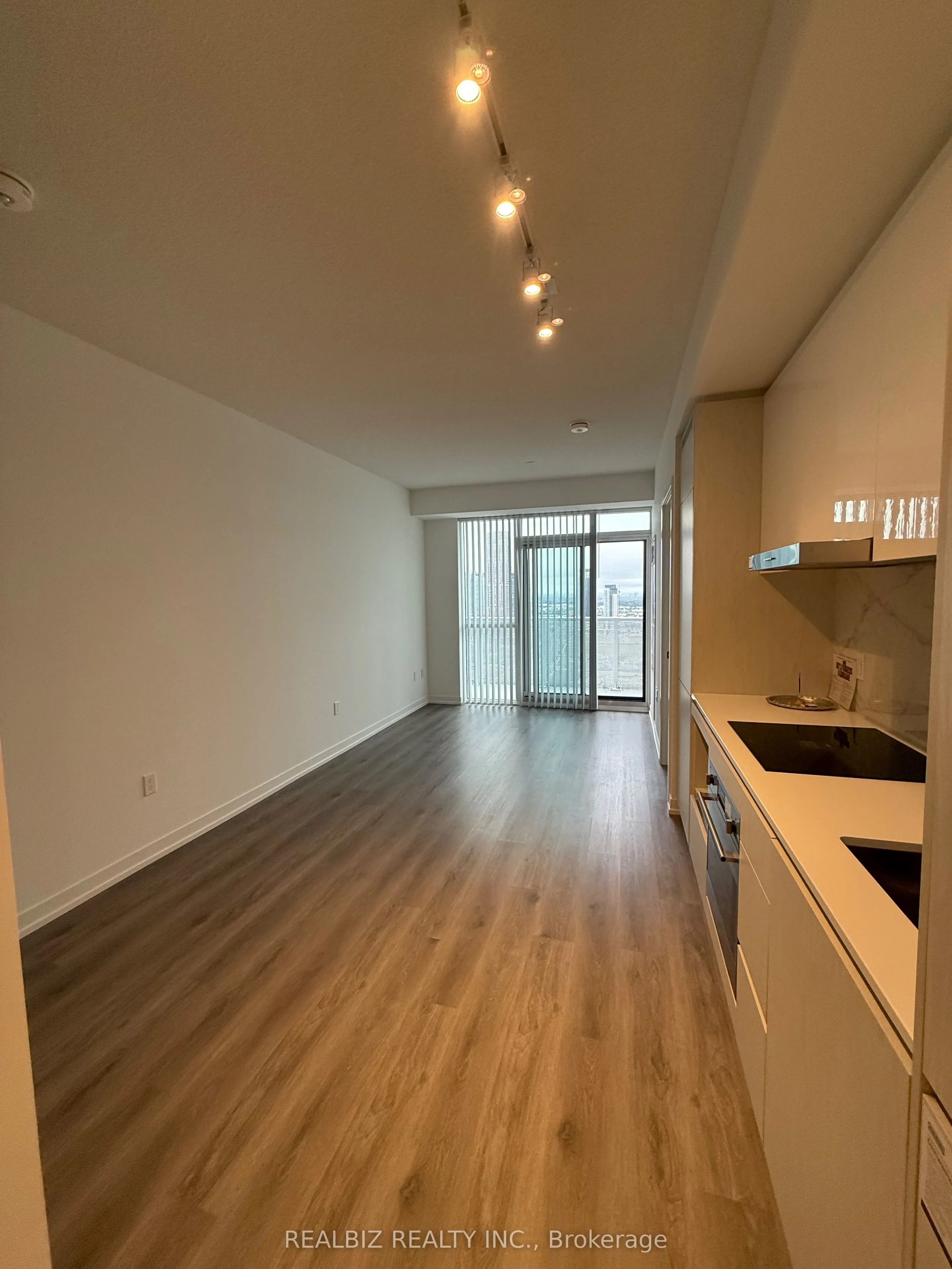28 Interchange Way, #3506