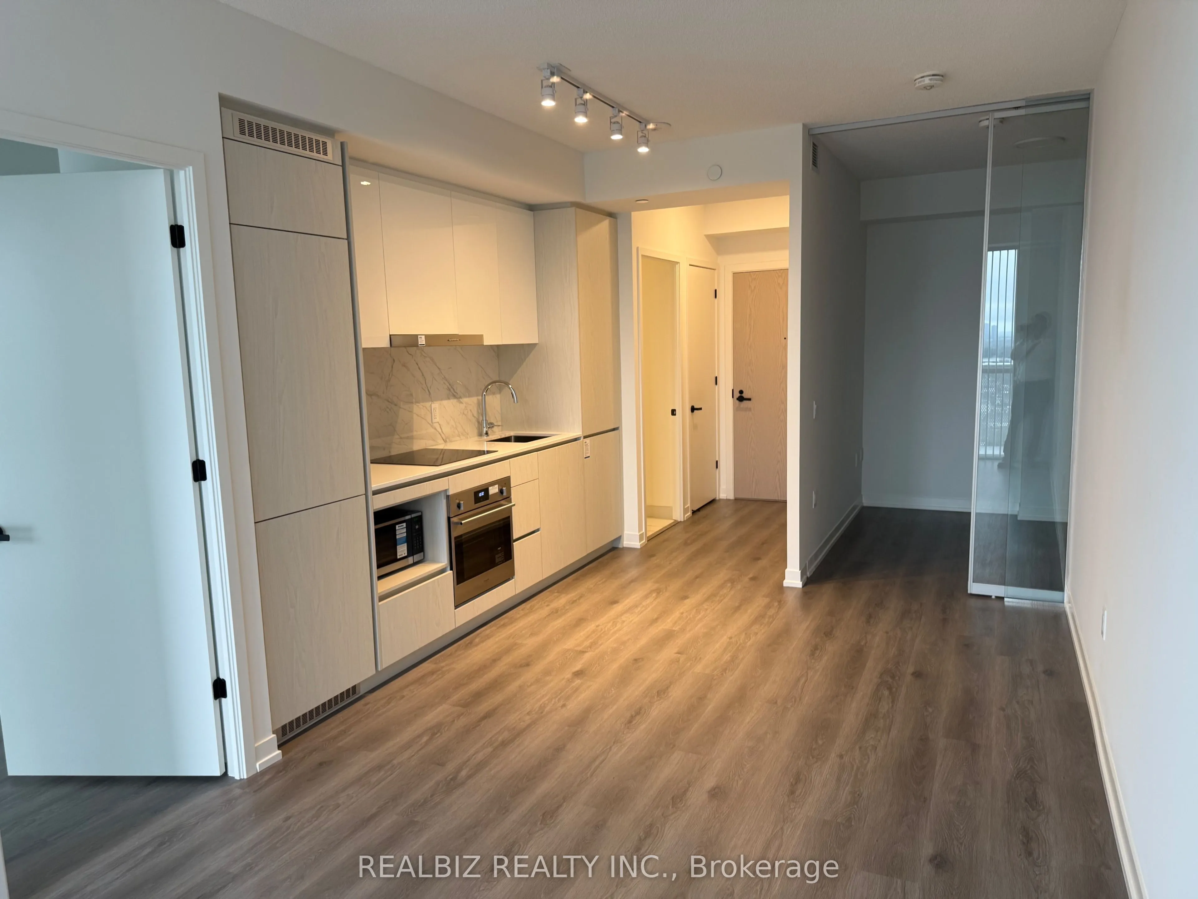 28 Interchange Way, #3506