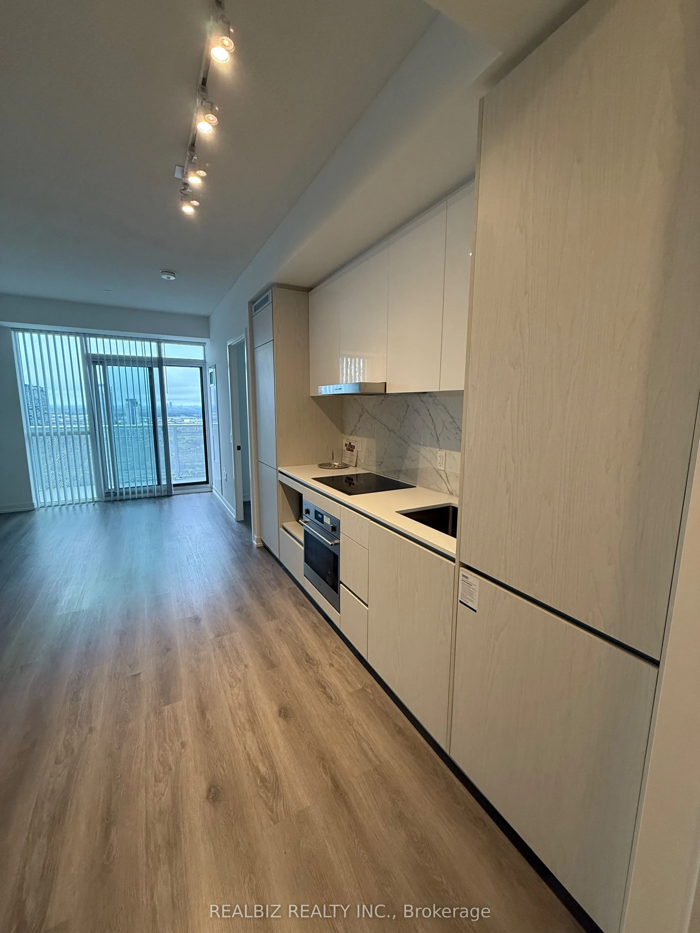 28 Interchange Way, #3506