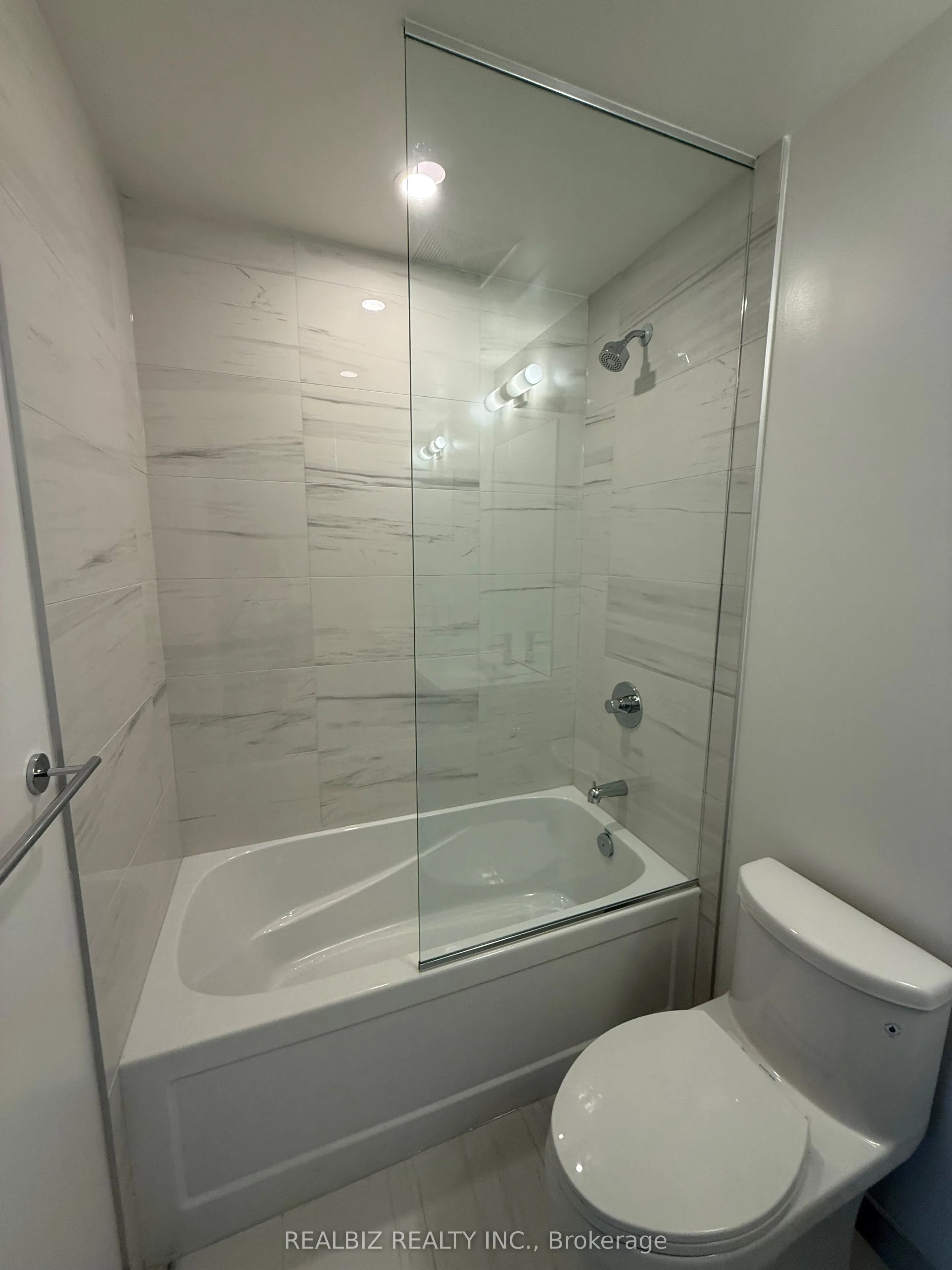 28 Interchange Way, #3506
