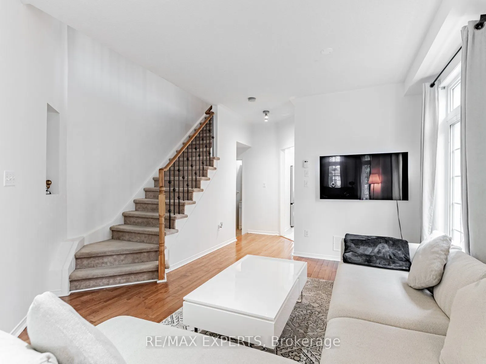 63 Rainbow Valley Crescent