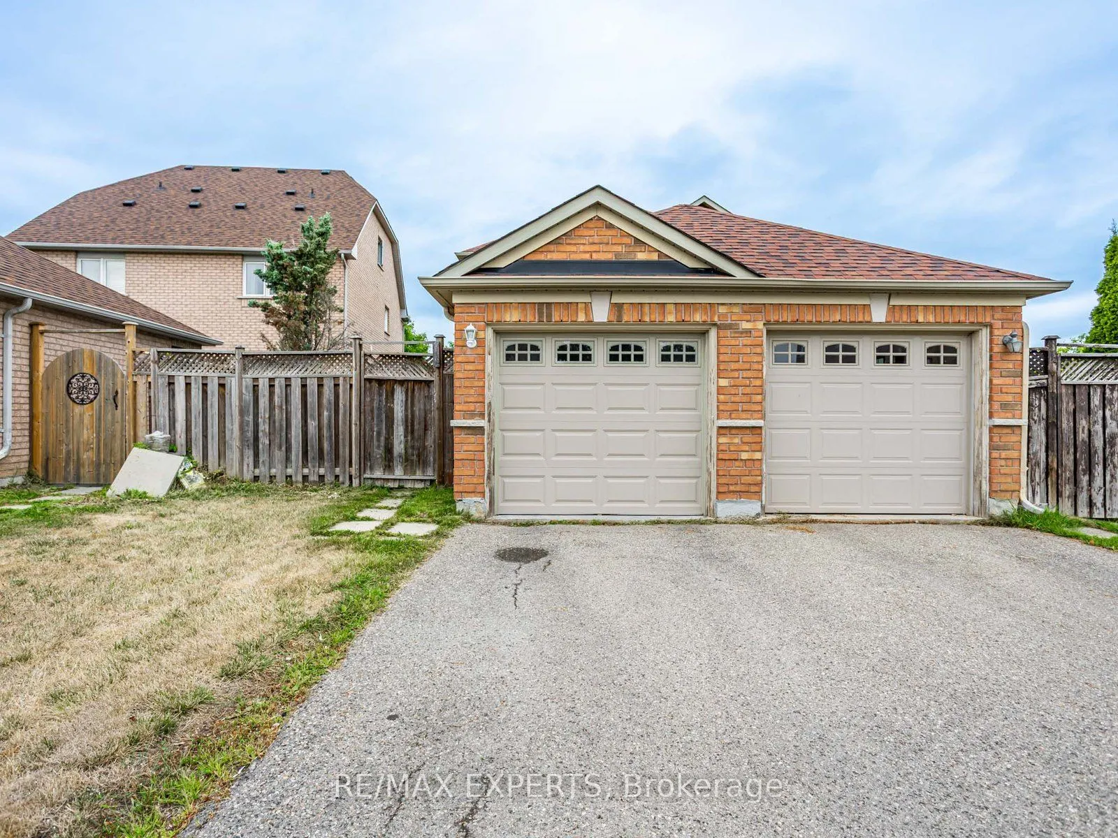 63 Rainbow Valley Crescent