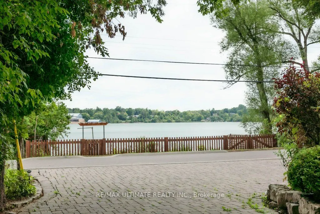 5737 Lakeshore Road