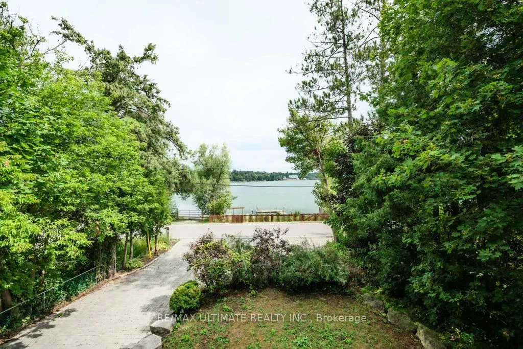 5737 Lakeshore Road