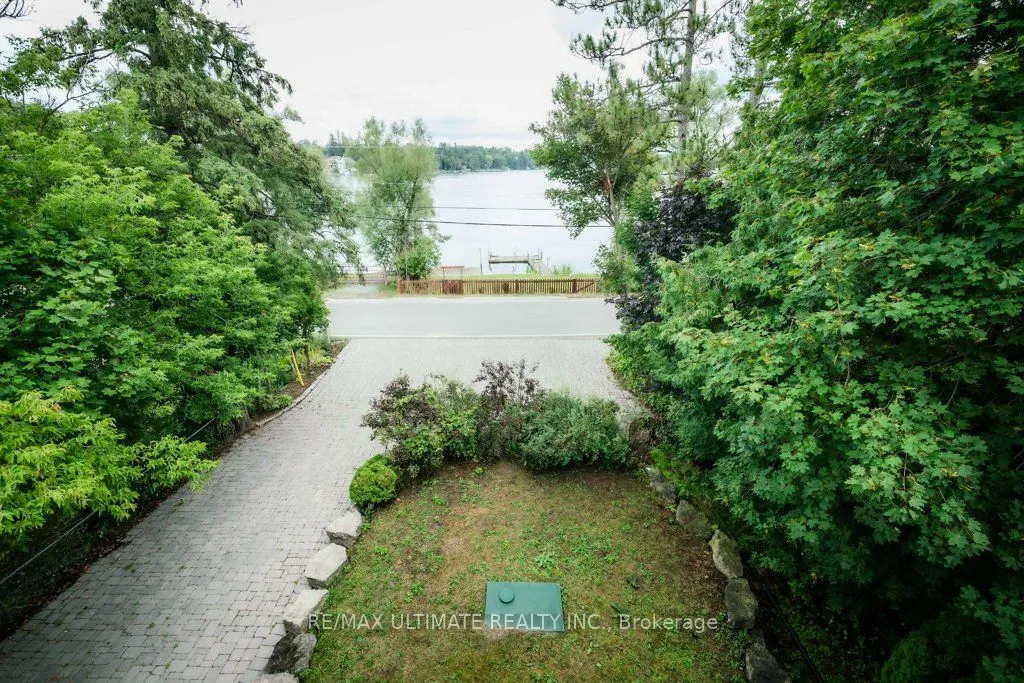 5737 Lakeshore Road
