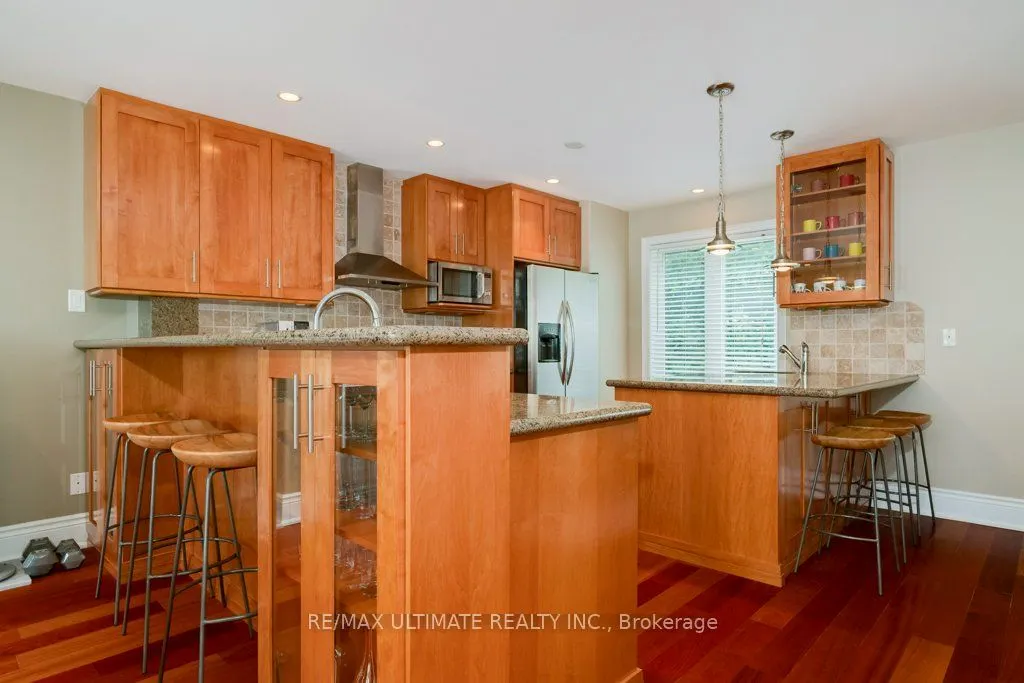 5737 Lakeshore Road