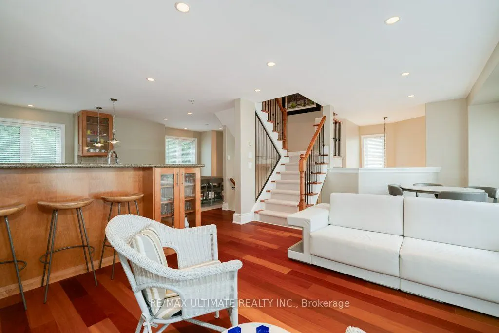 5737 Lakeshore Road