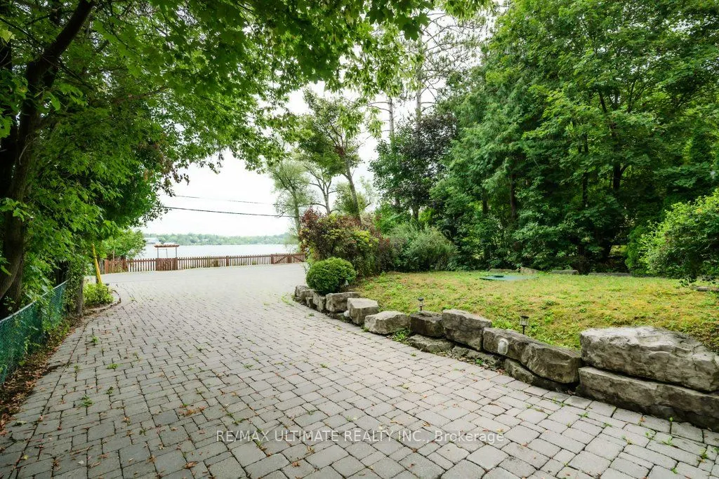 5737 Lakeshore Road