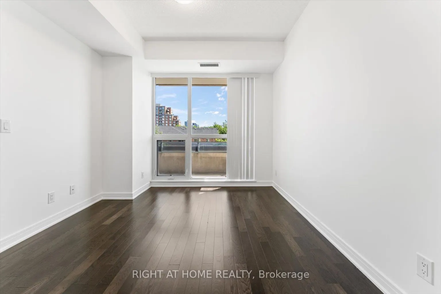 9199 Yonge Street, #303