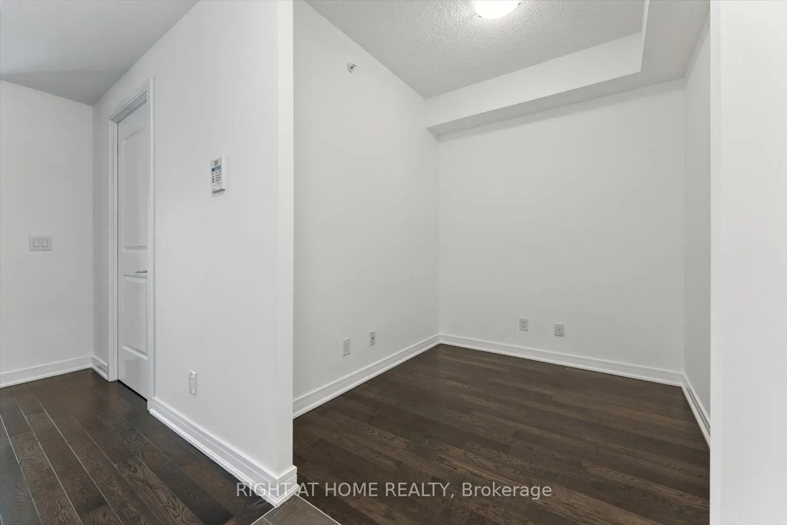9199 Yonge Street, #303