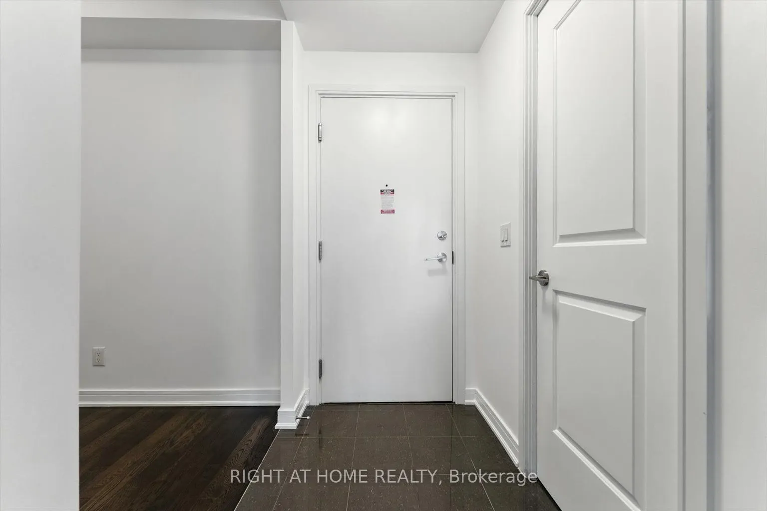 9199 Yonge Street, #303