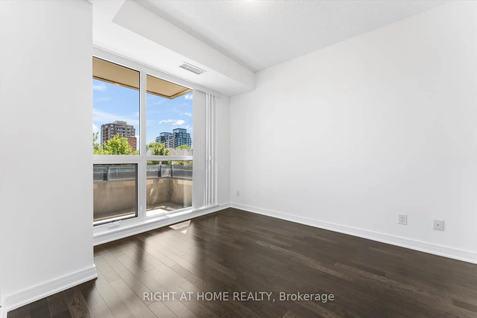 9199 Yonge Street, #303
