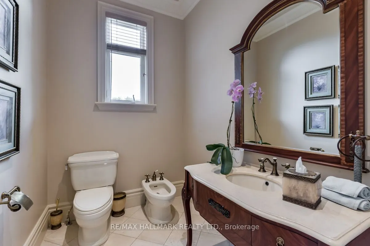 776 Woodland Acres Crescent