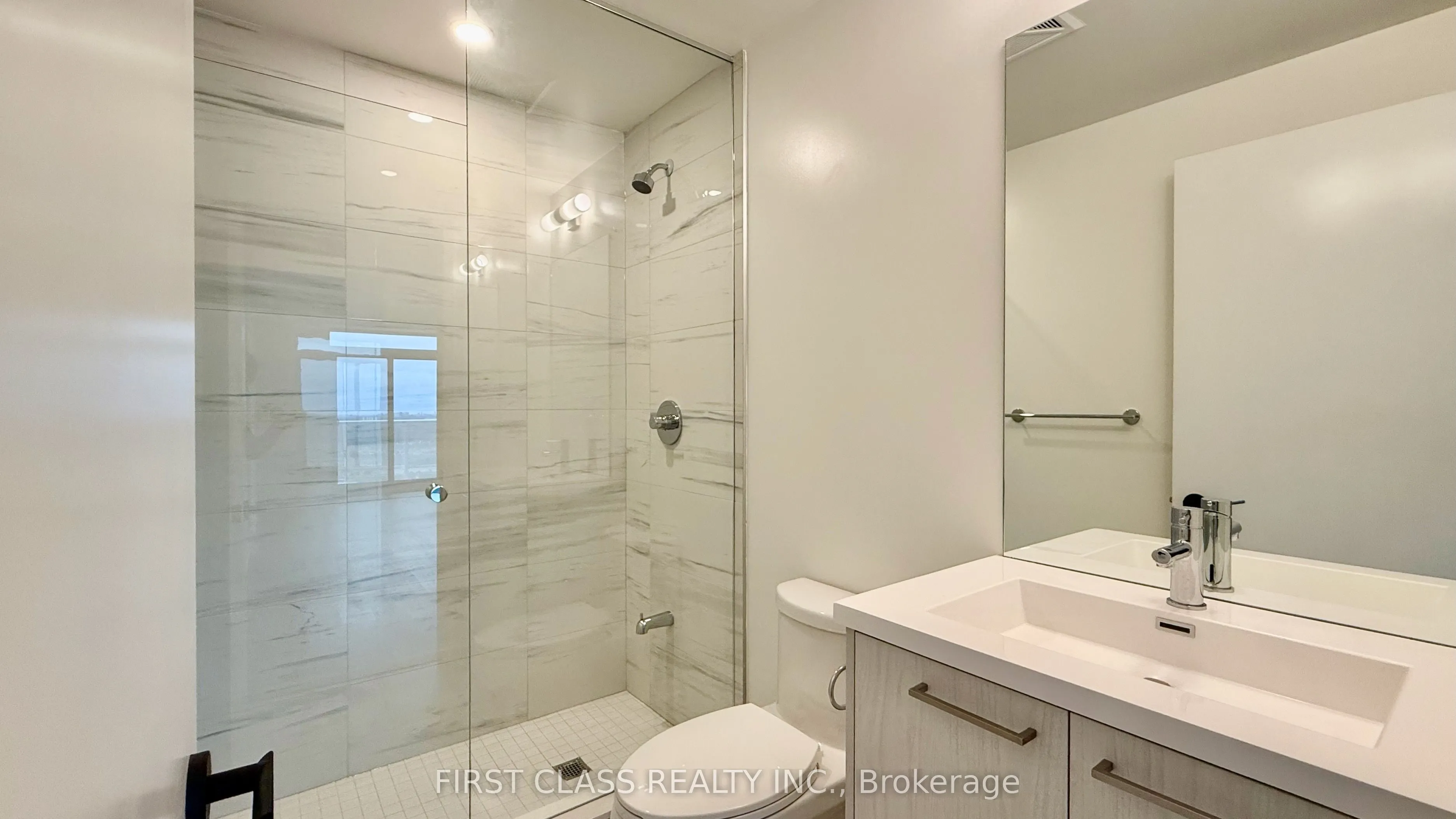 28 Interchange Way, #2512