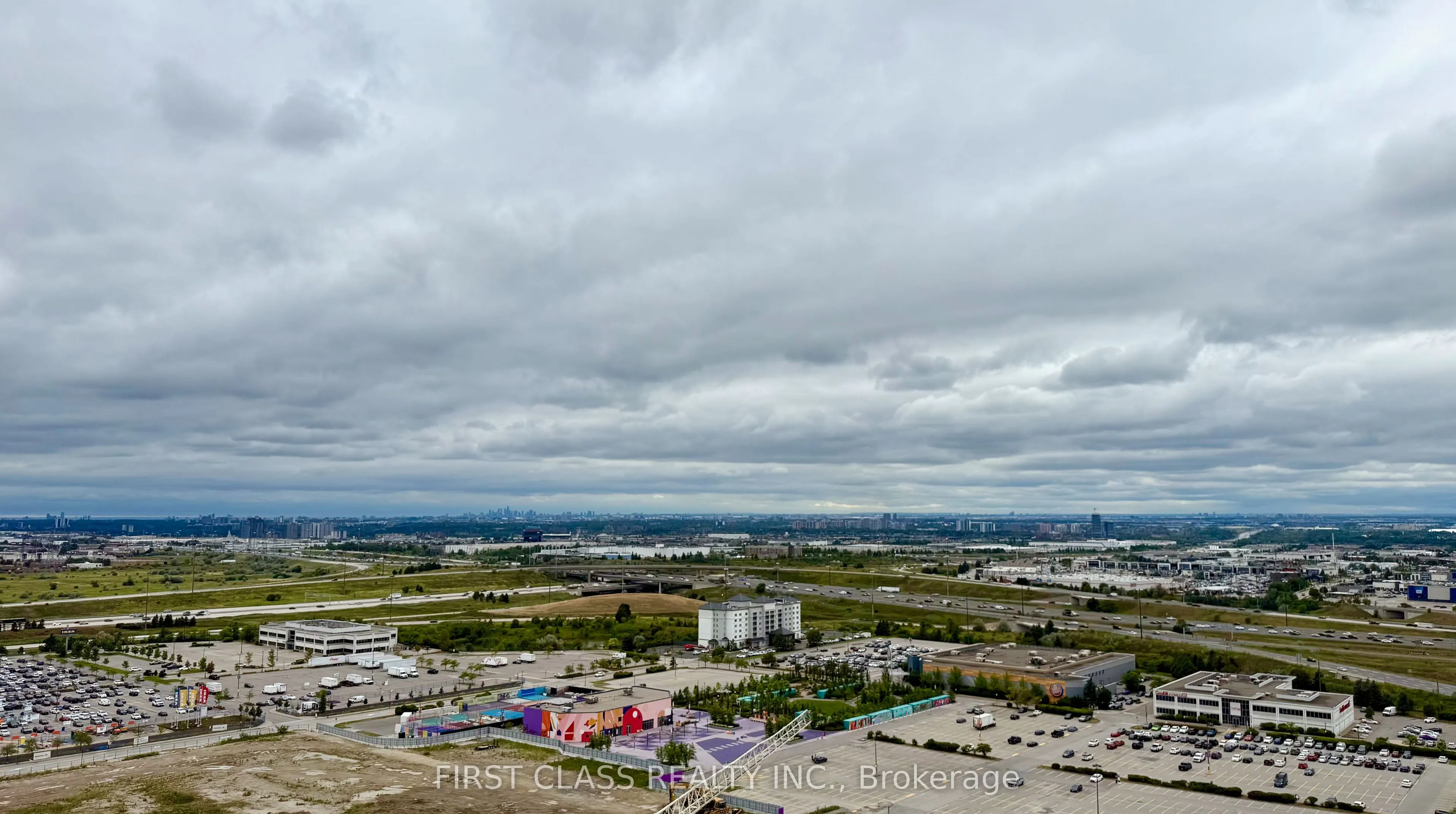 28 Interchange Way, #2512