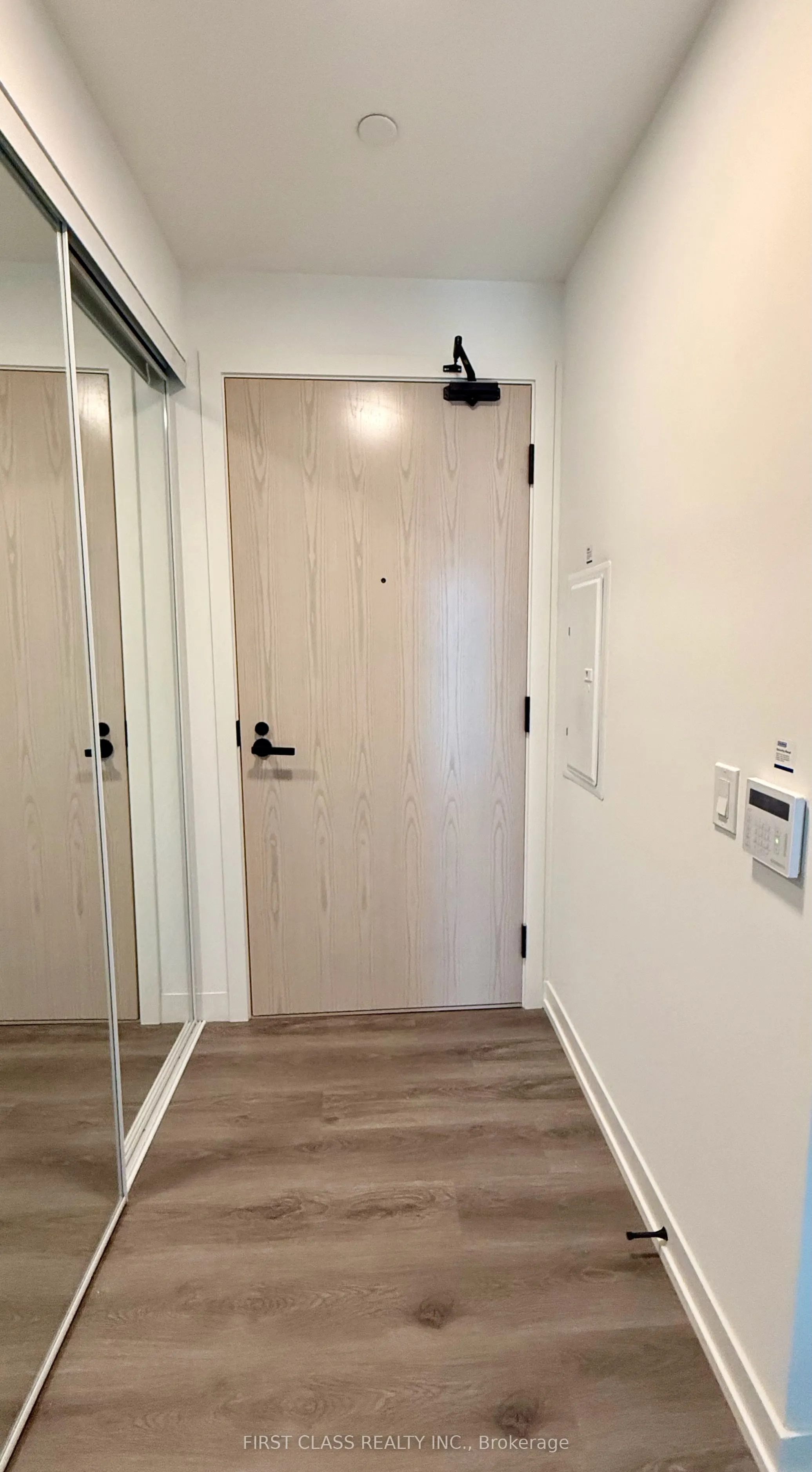 28 Interchange Way, #2512