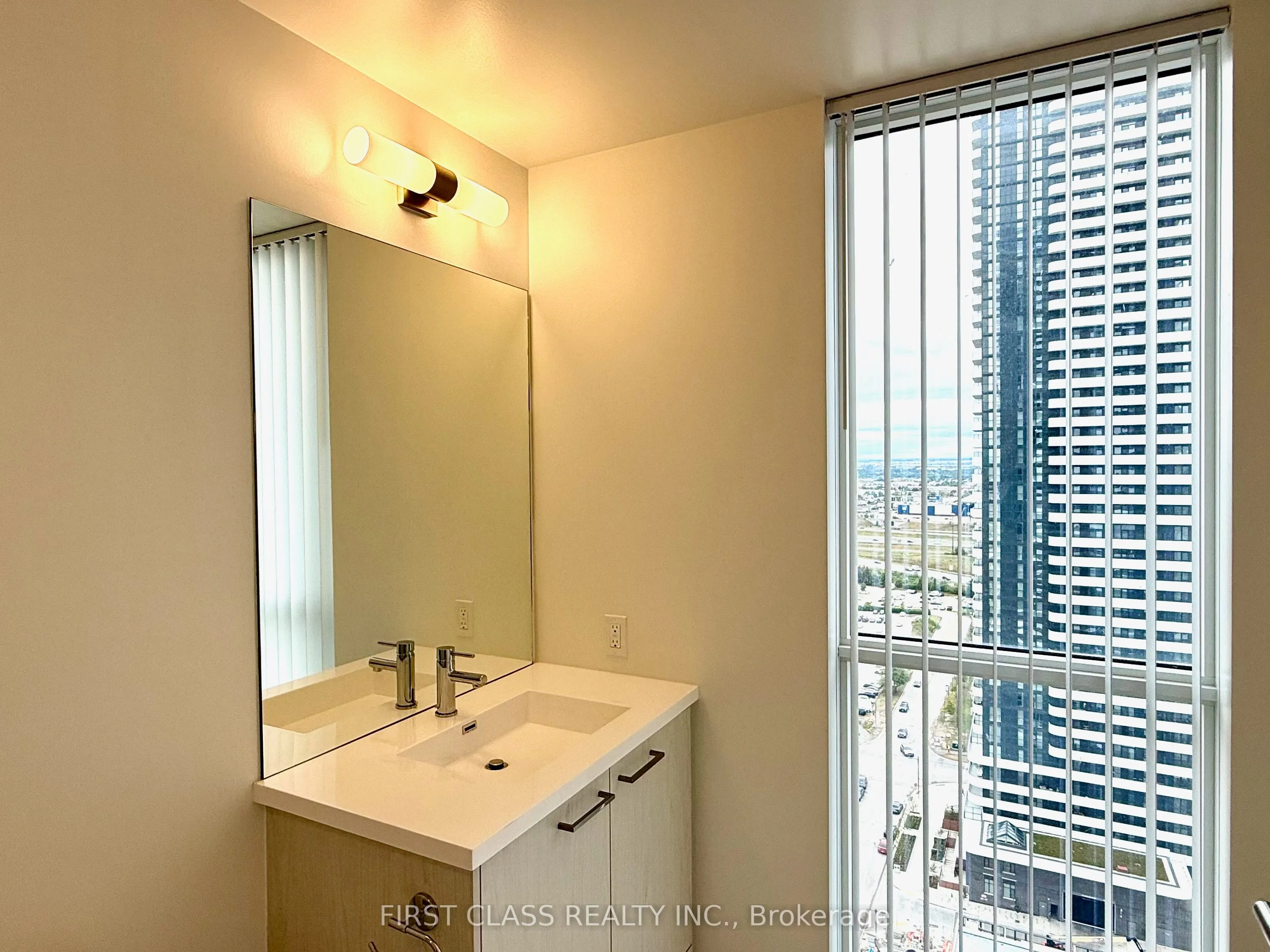 28 Interchange Way, #2512