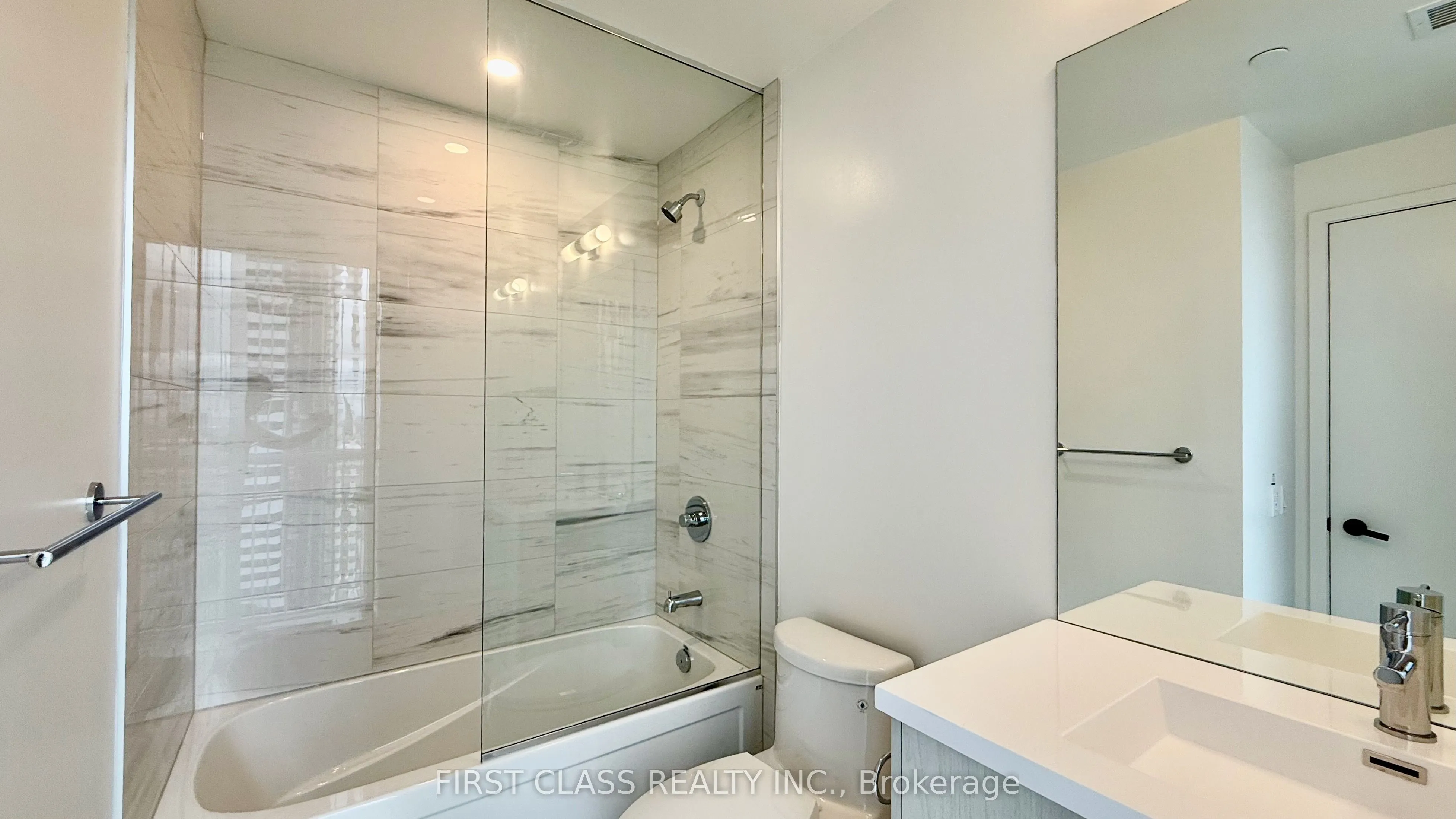 28 Interchange Way, #2512