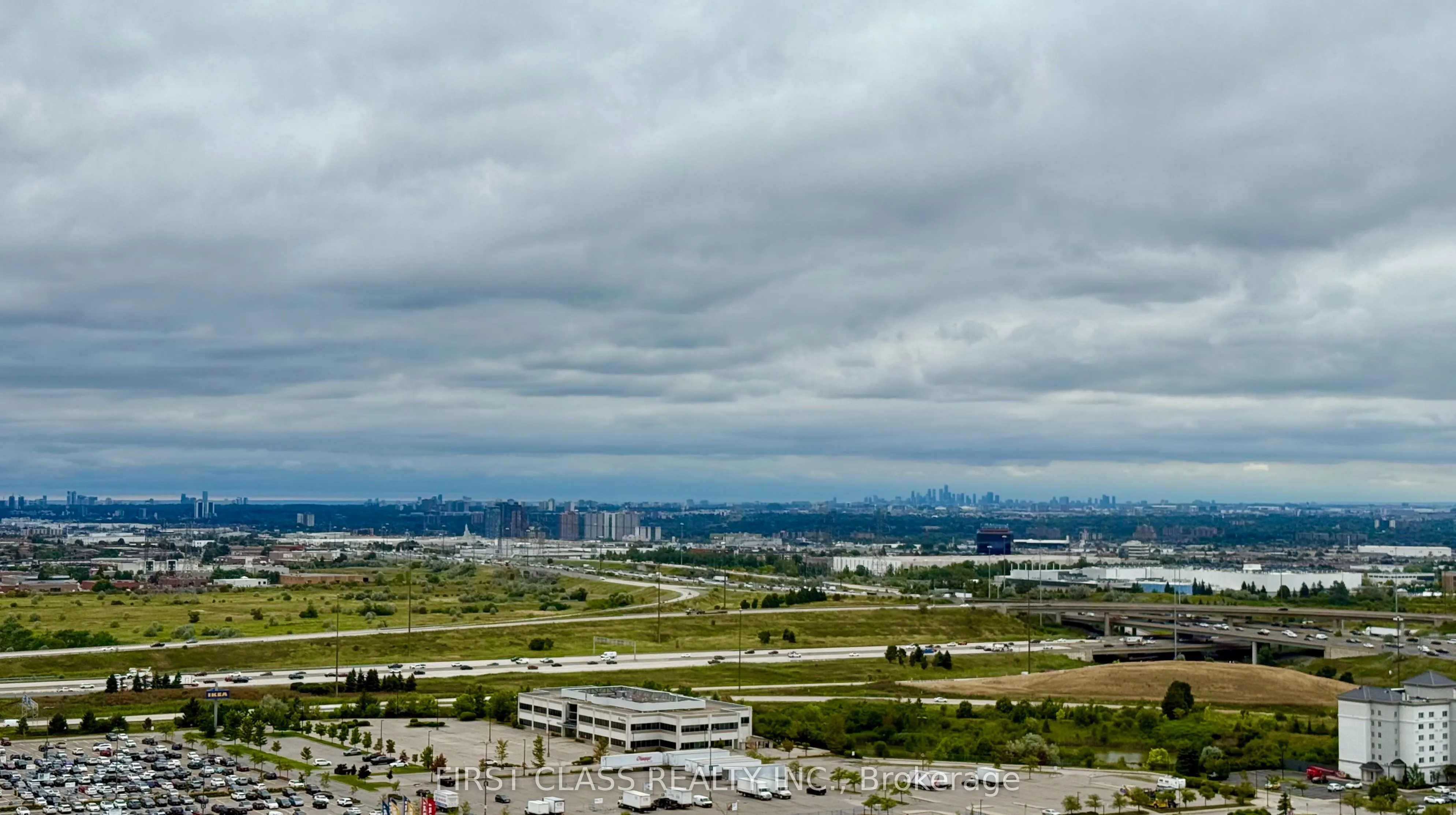 28 Interchange Way, #2512